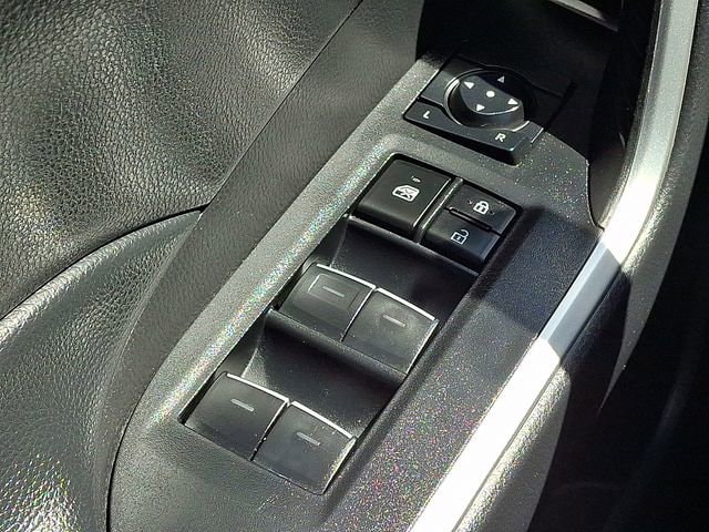2024 Toyota RAV4 XLE - Photo 25
