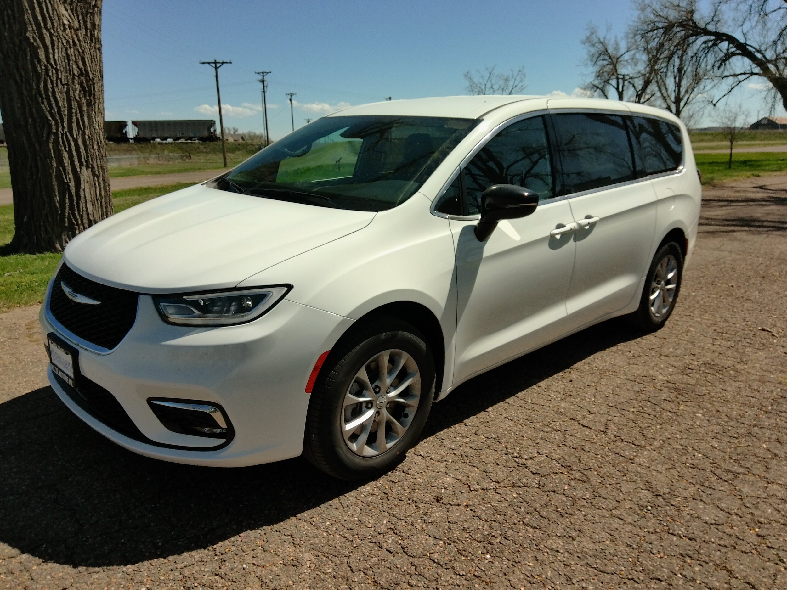 2026 Chrysler Pacifica Select AWD's photo