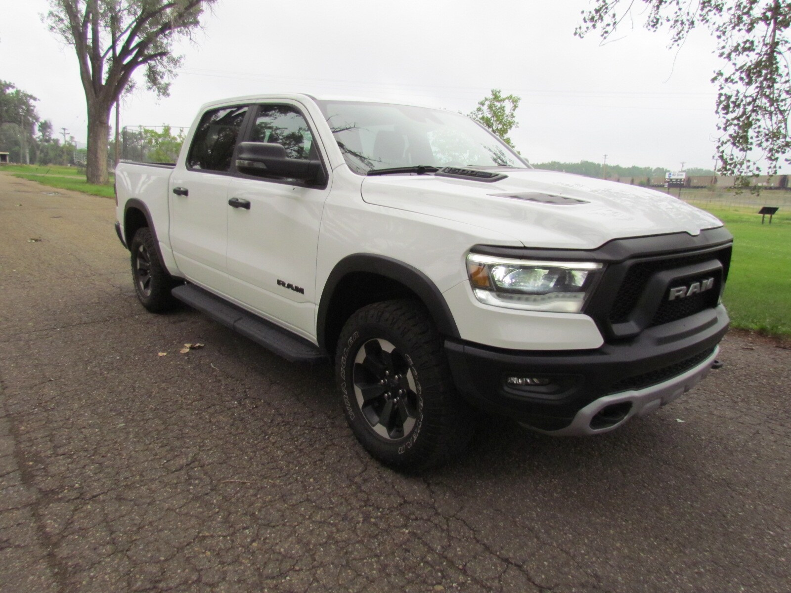 2024 Ram 1500 Rebel photo 4