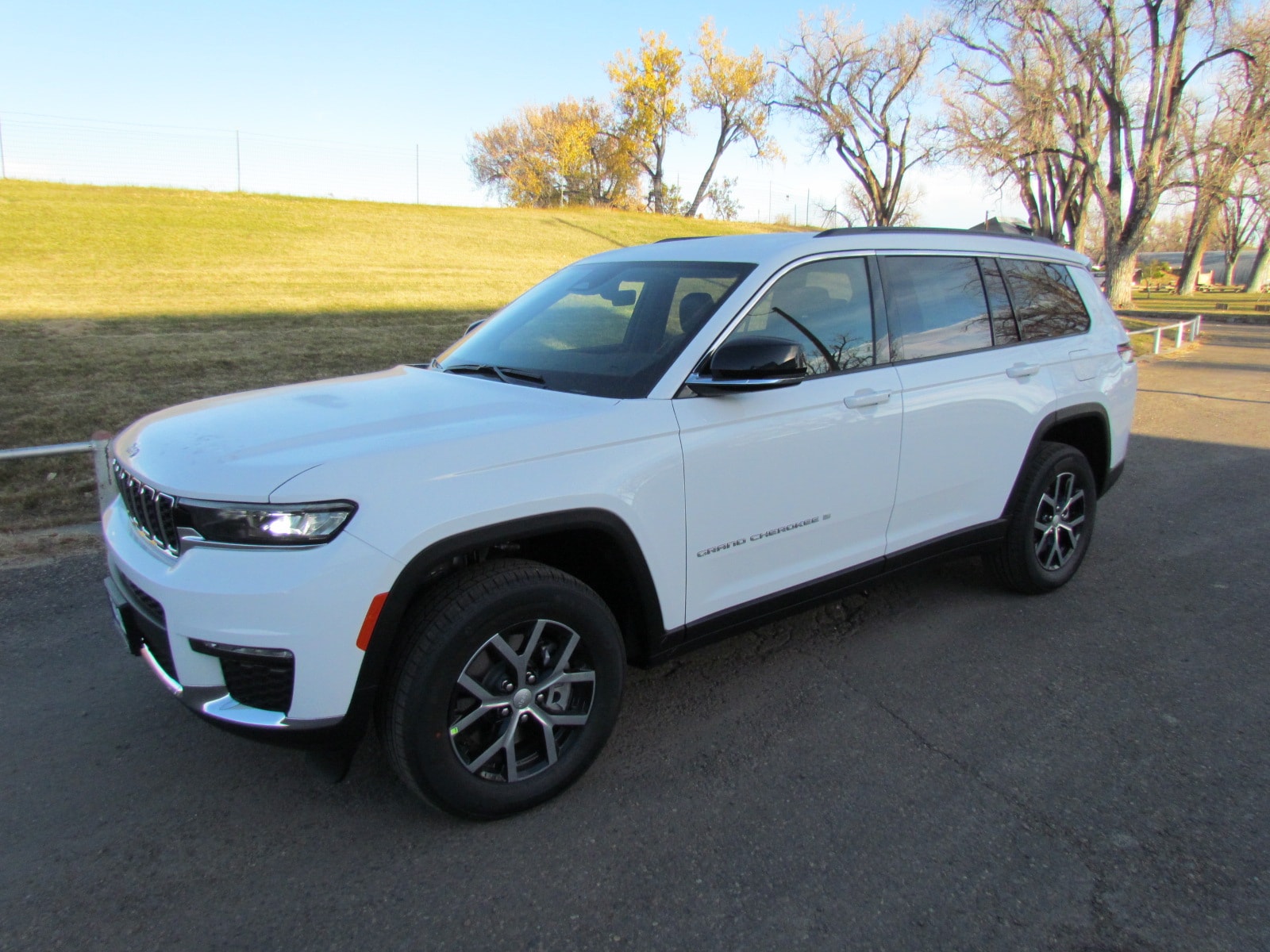2025 Jeep Grand Cherokee L Limited's photo