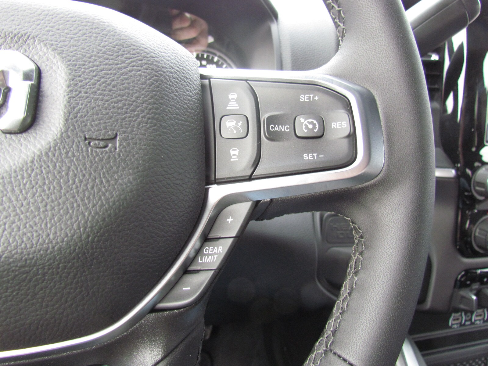 2026 RAM 3500 Big Horn - Photo 9