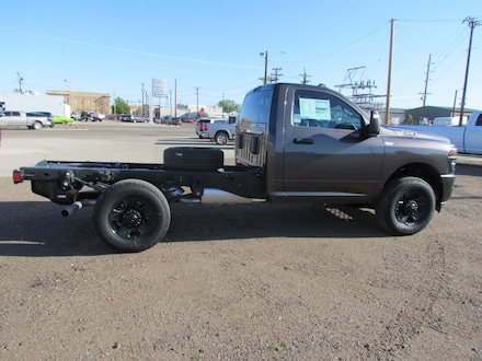 2025 Ram 3500 Chassis Cab 3500 TRADESMAN CHASSIS REGULAR CAB 4X4 60' CA Pickup