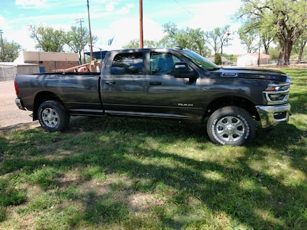 2026 Ram 3500 BIG HORN CREW CAB 4X4 8' BOX Pickup