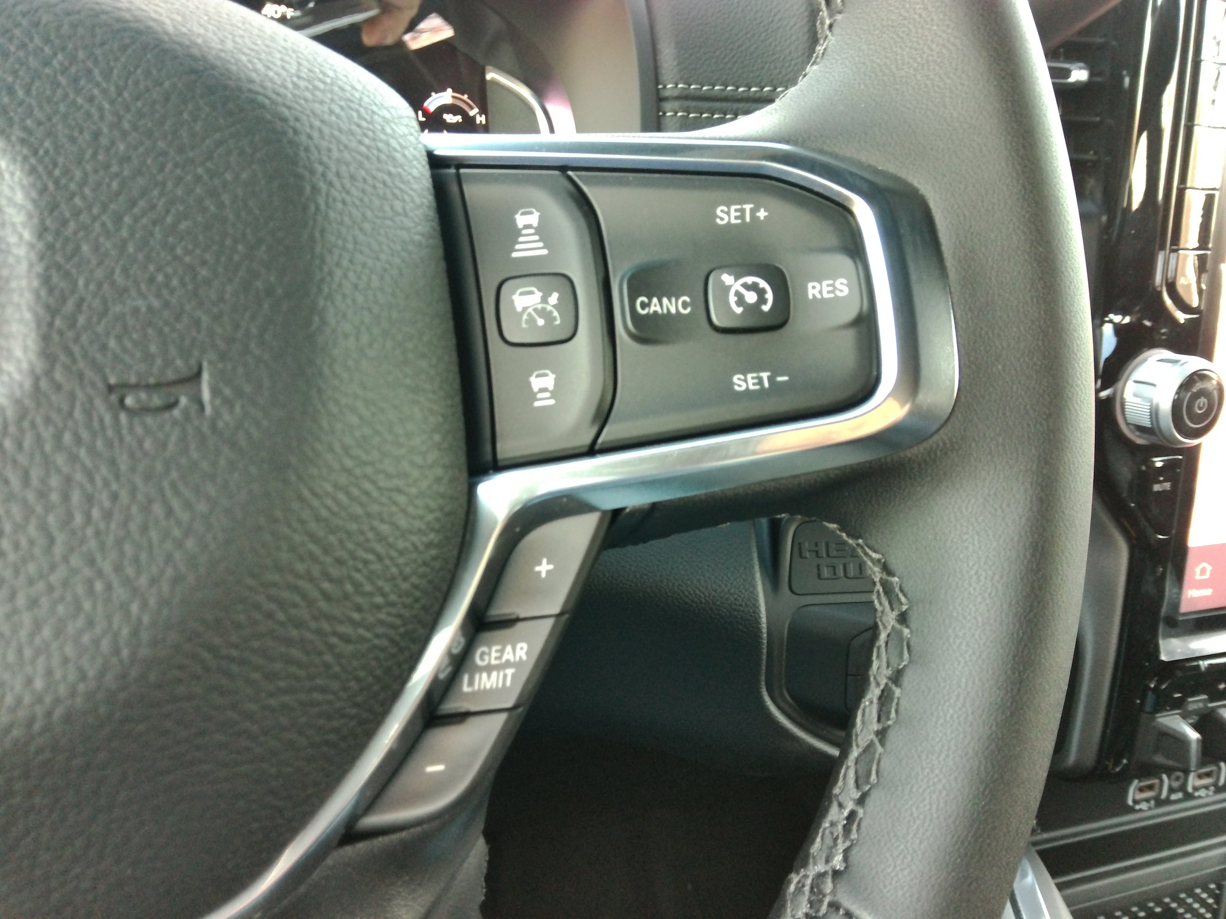 2026 RAM 3500 Laramie - Photo 11