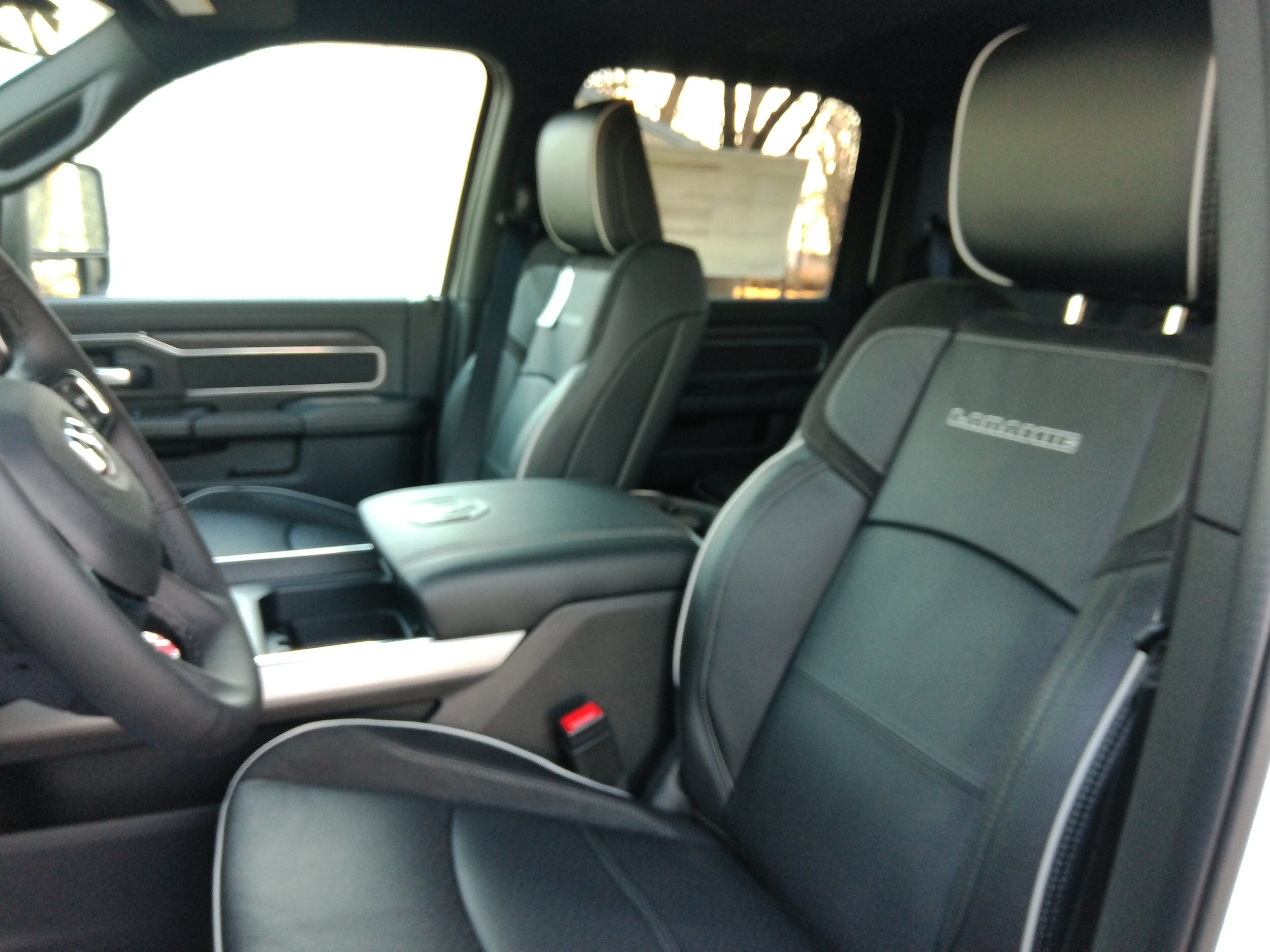 2026 RAM 3500 Laramie - Photo 16