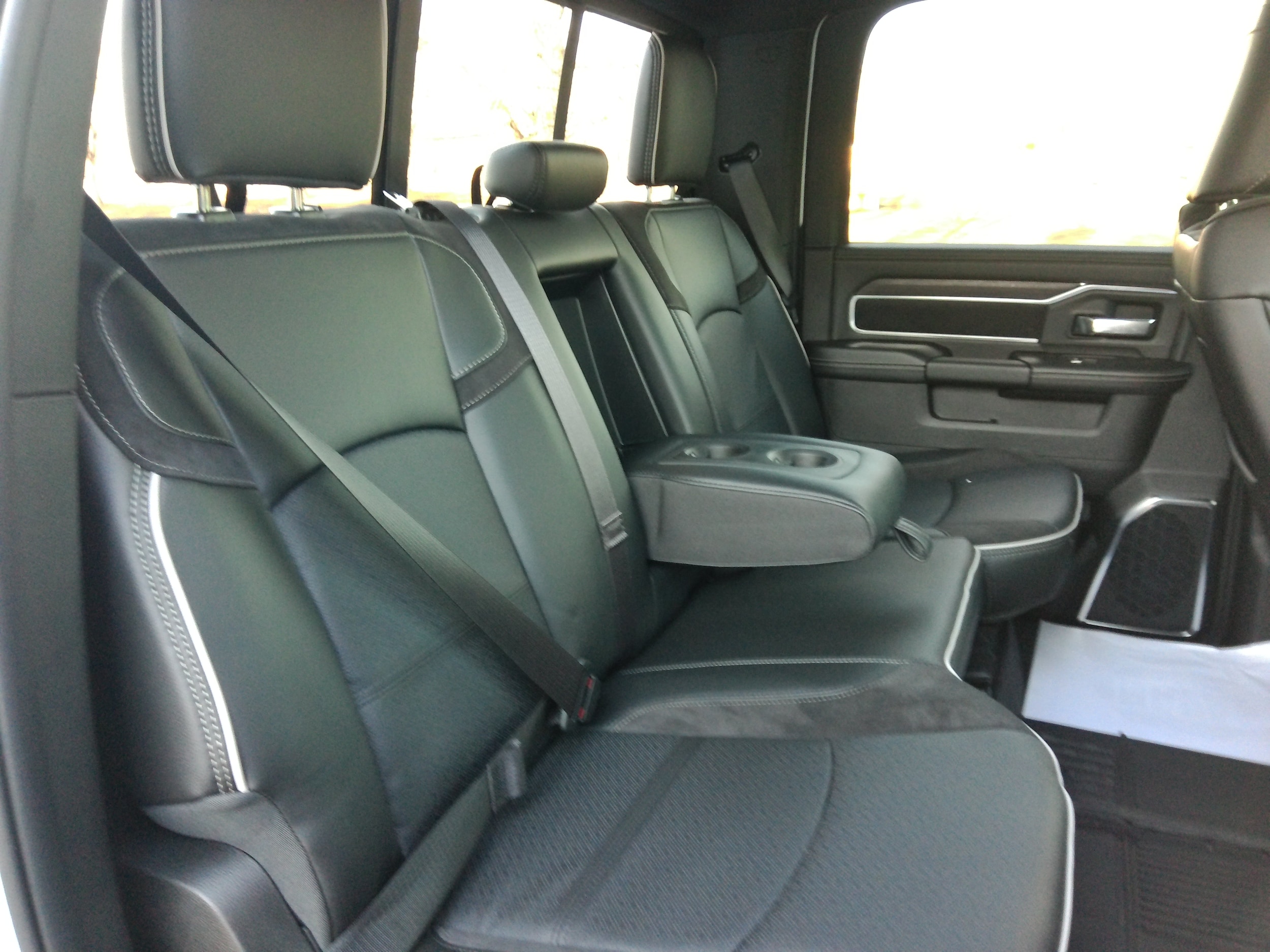 2026 RAM 3500 Laramie - Photo 19