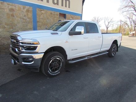 2025 Ram 3500 LARAMIE CREW CAB 4X4 8' BOX Pickup