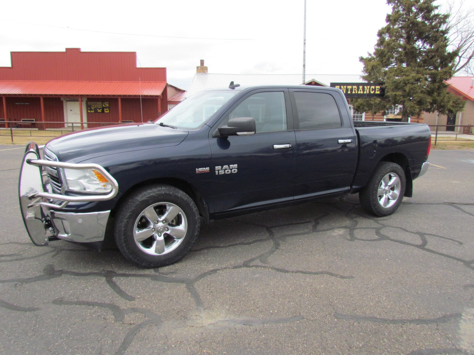 2017 Ram 1500 Big Horn photo 3