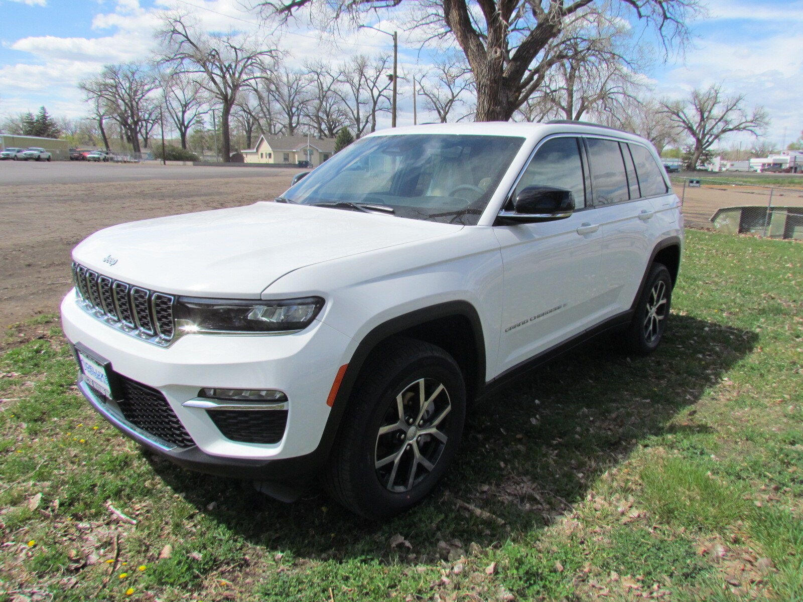 2025 Jeep Grand Cherokee Limited photo 2