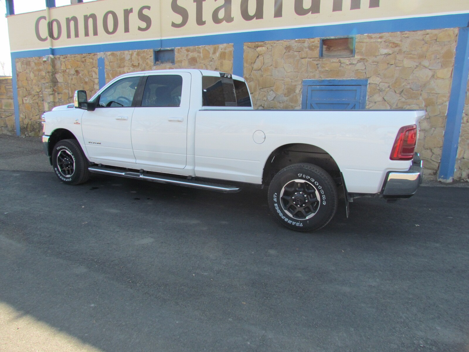 2025 Ram 3500 Laramie photo 4