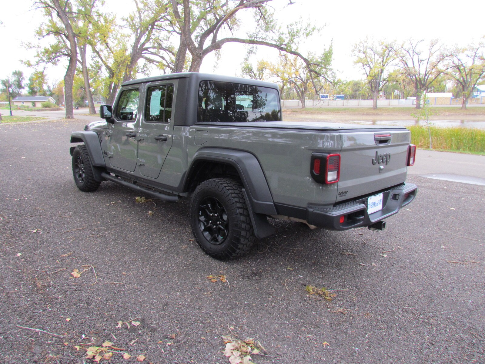 2023 Jeep Gladiator Sport photo 3