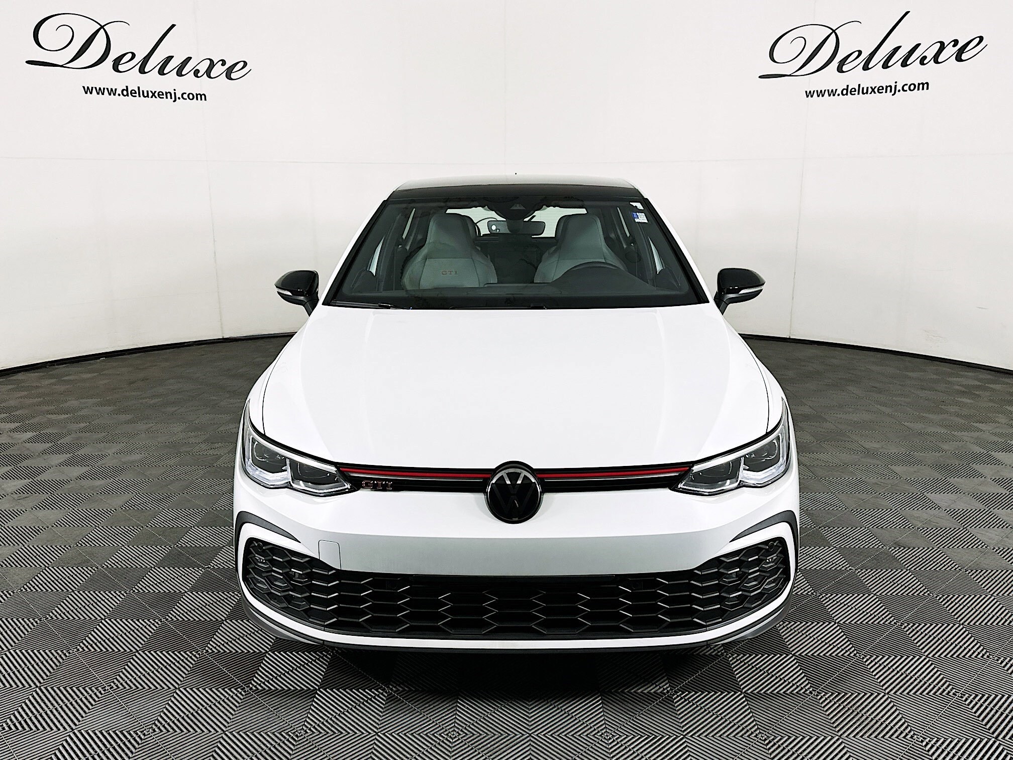 2024 Volkswagen Golf GTI 380 SE photo 2