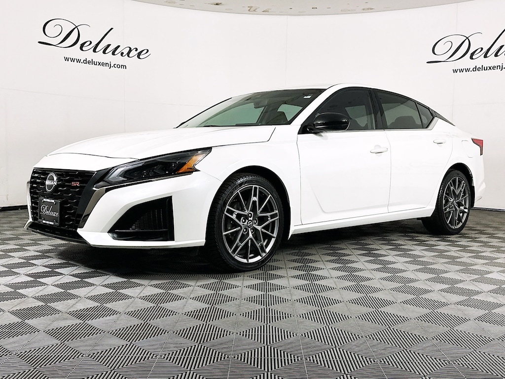 Used 2024 Nissan Altima 2.5 SR Premium AWD Sedan,