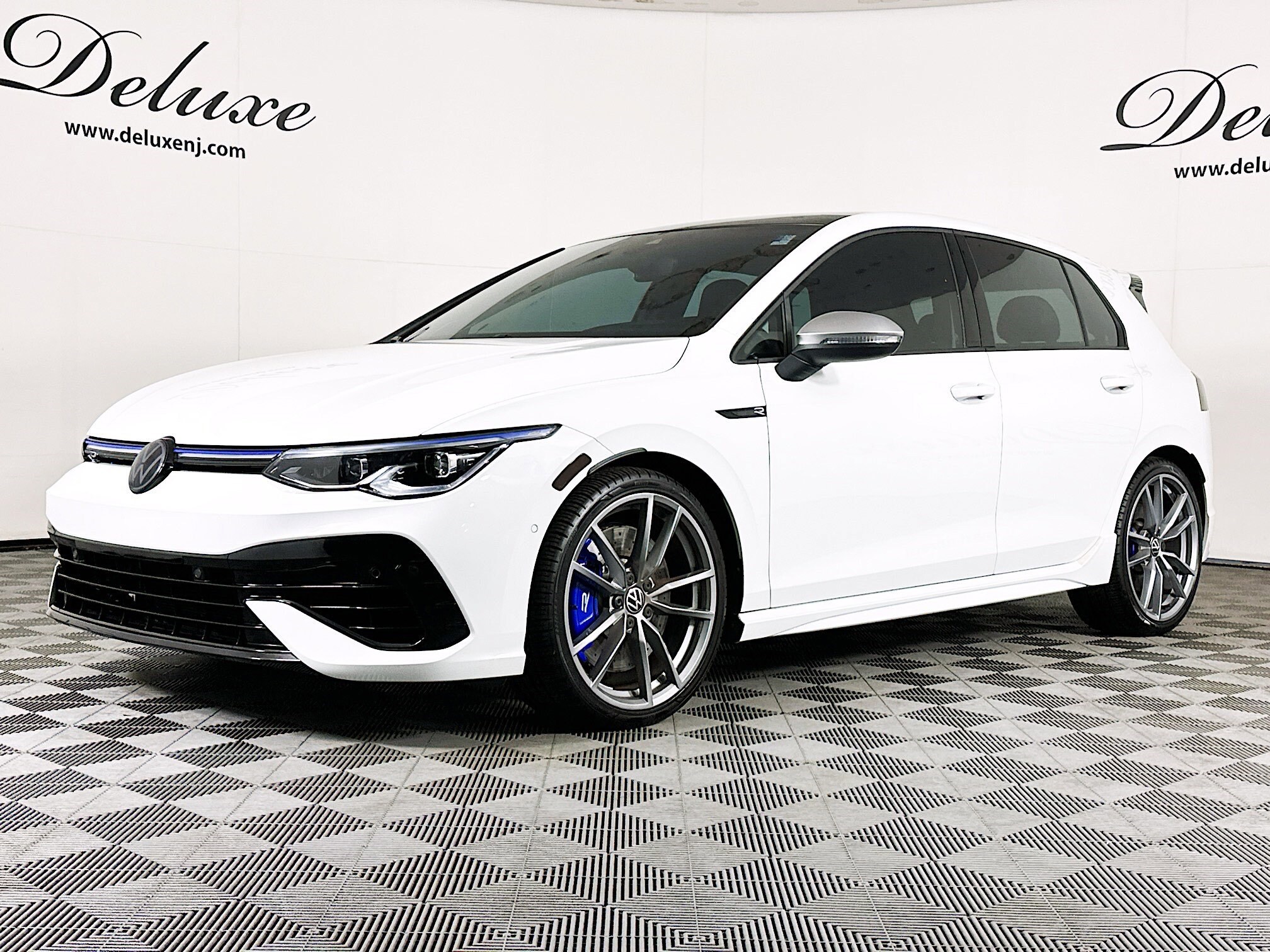 2024 Volkswagen Golf R TSI 4Motion photo 3