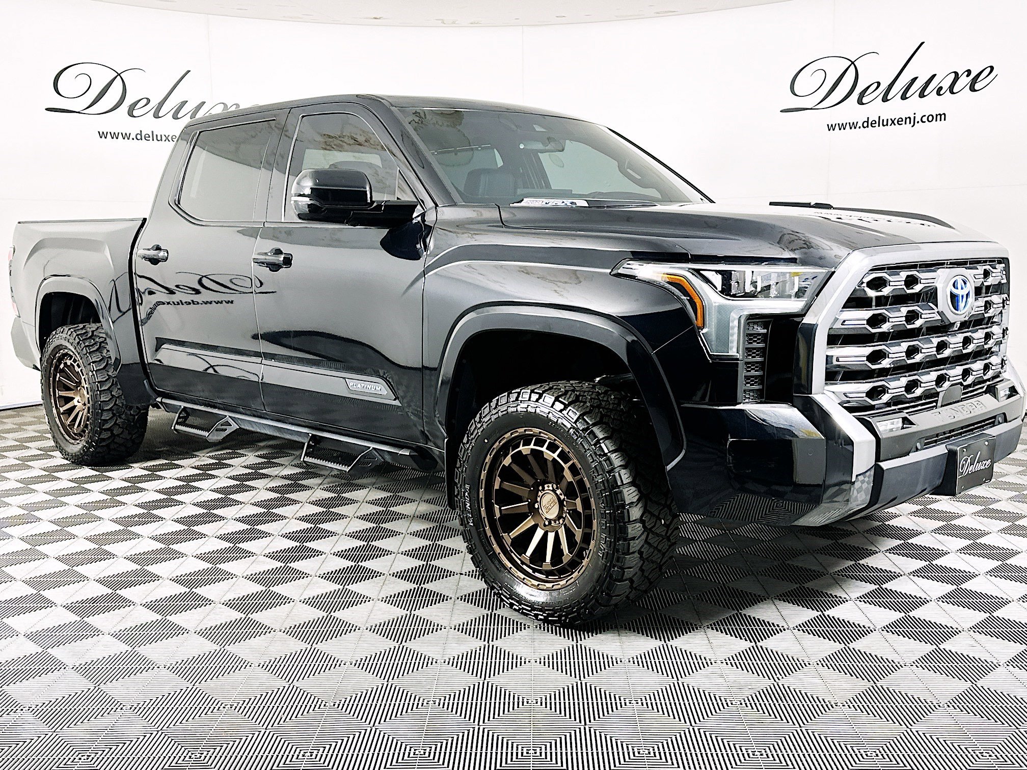 2023 Toyota Tundra Platinum's photo