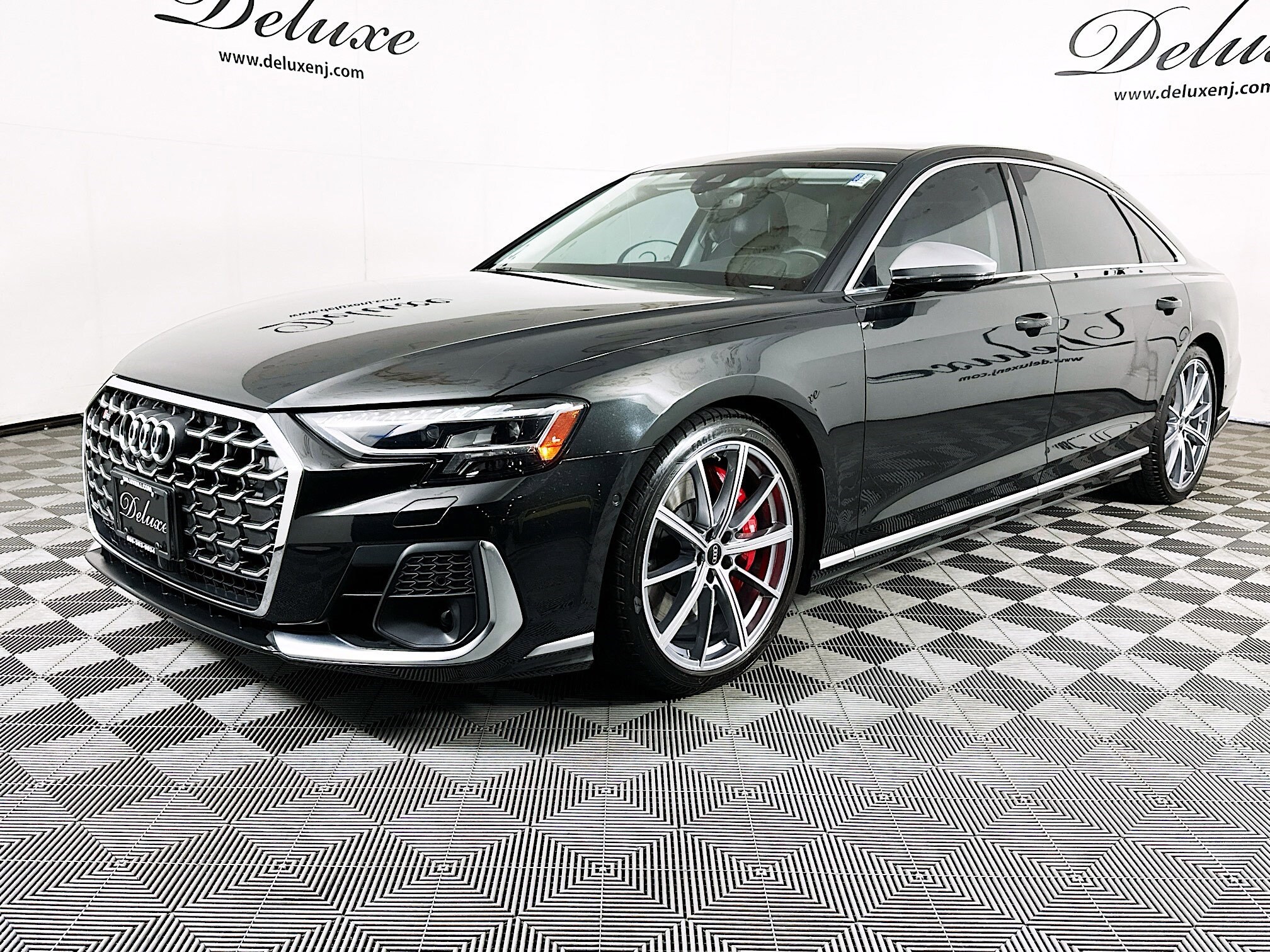 2022 Audi S8 Quattro photo 3