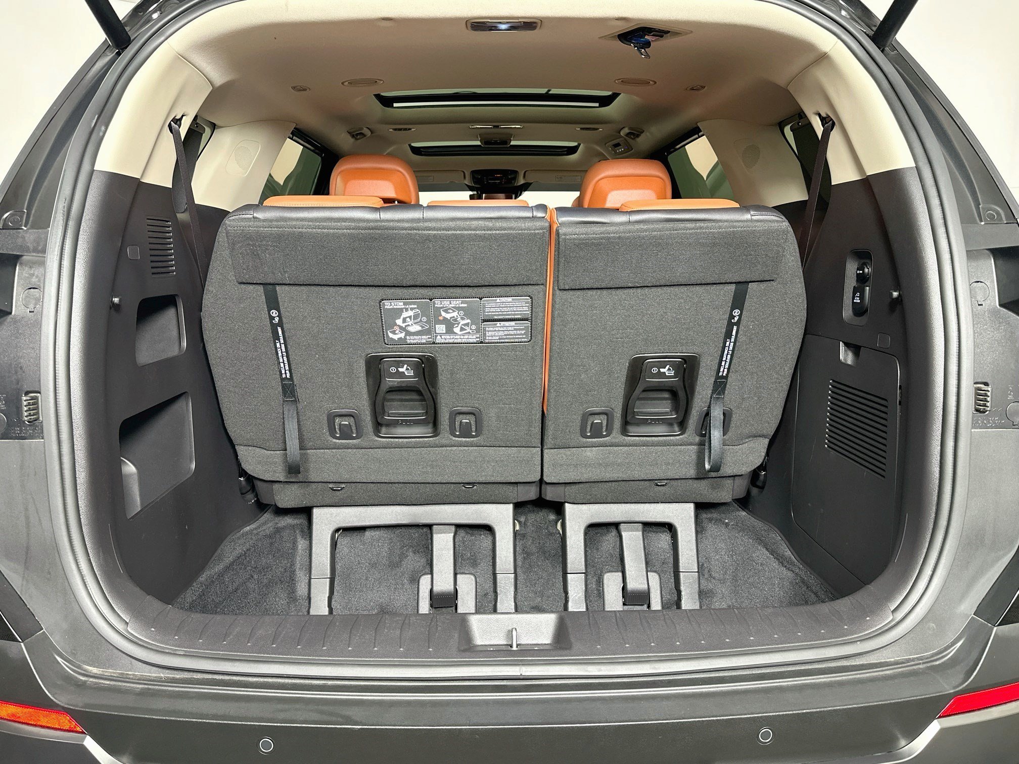 2025 Kia Carnival 25