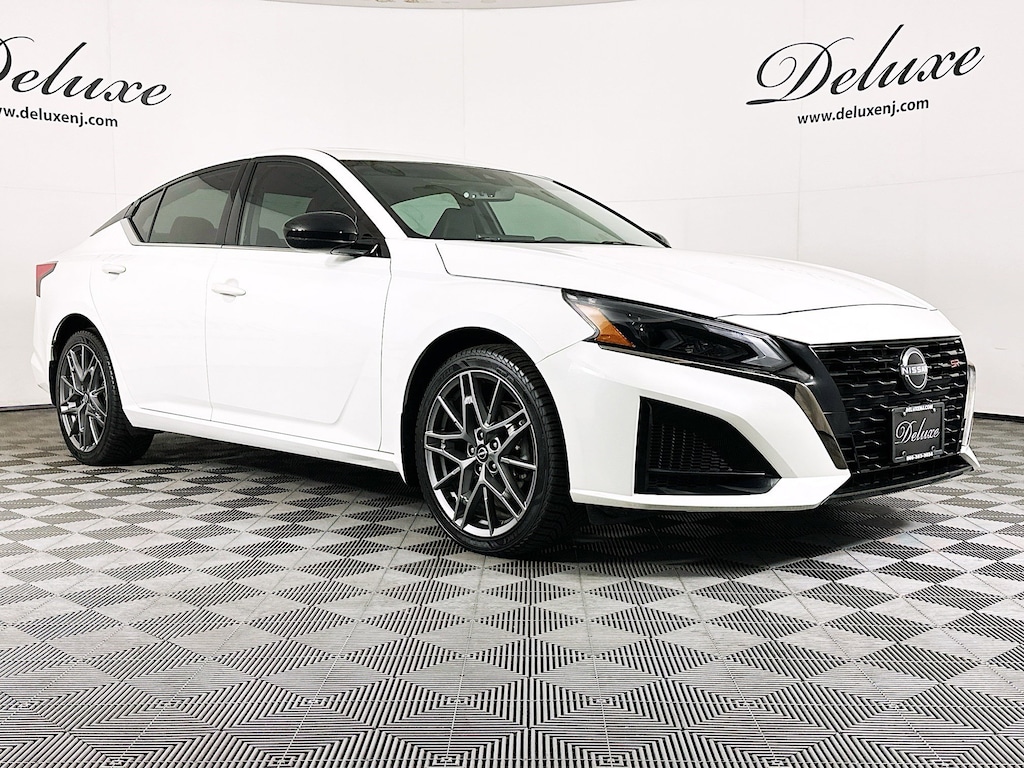 Used 2024 Nissan Altima 2.5 SR Premium AWD Sedan,