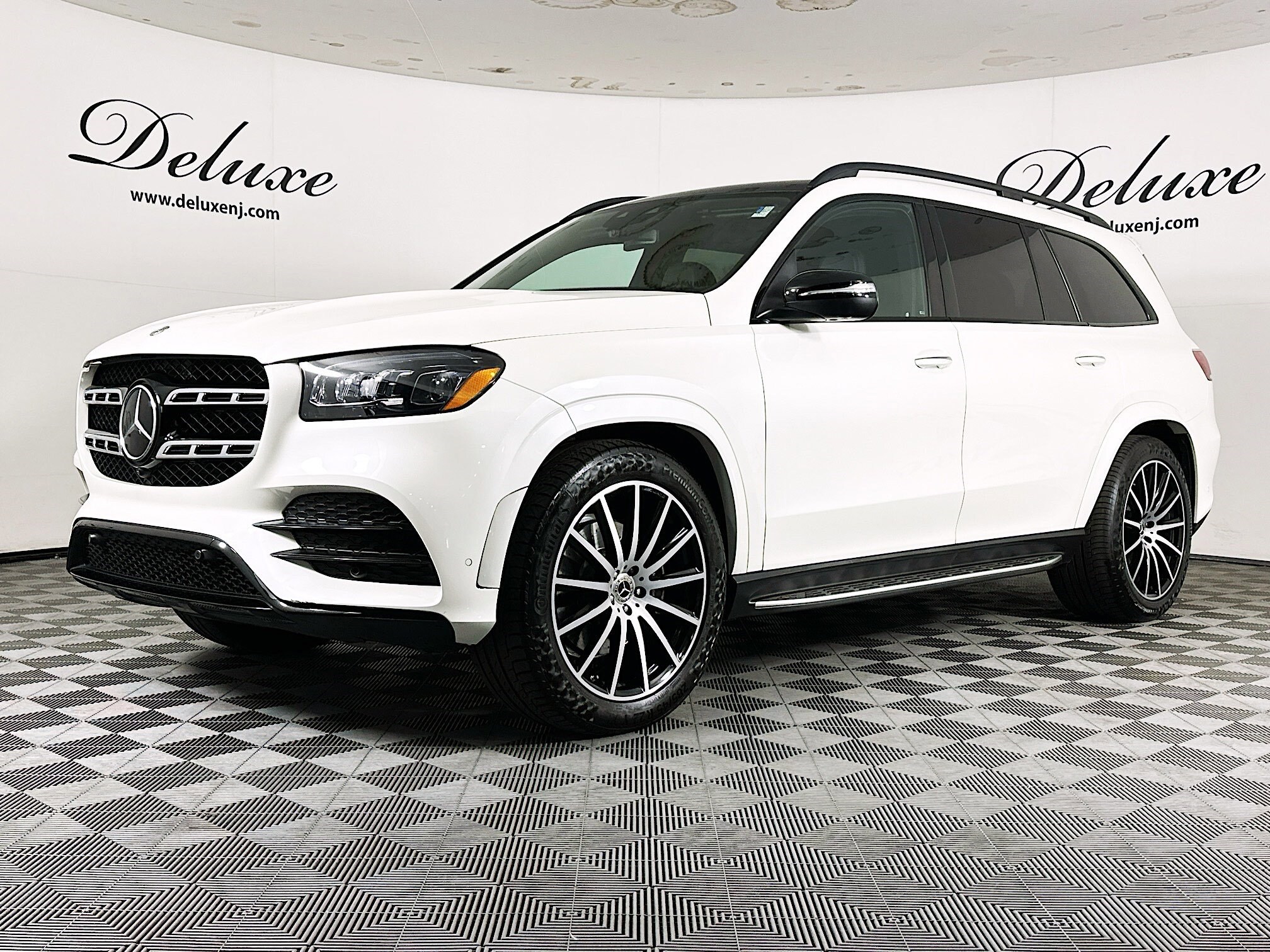 2023 Mercedes Benz GLS 450 AMG 4MATIC photo 3