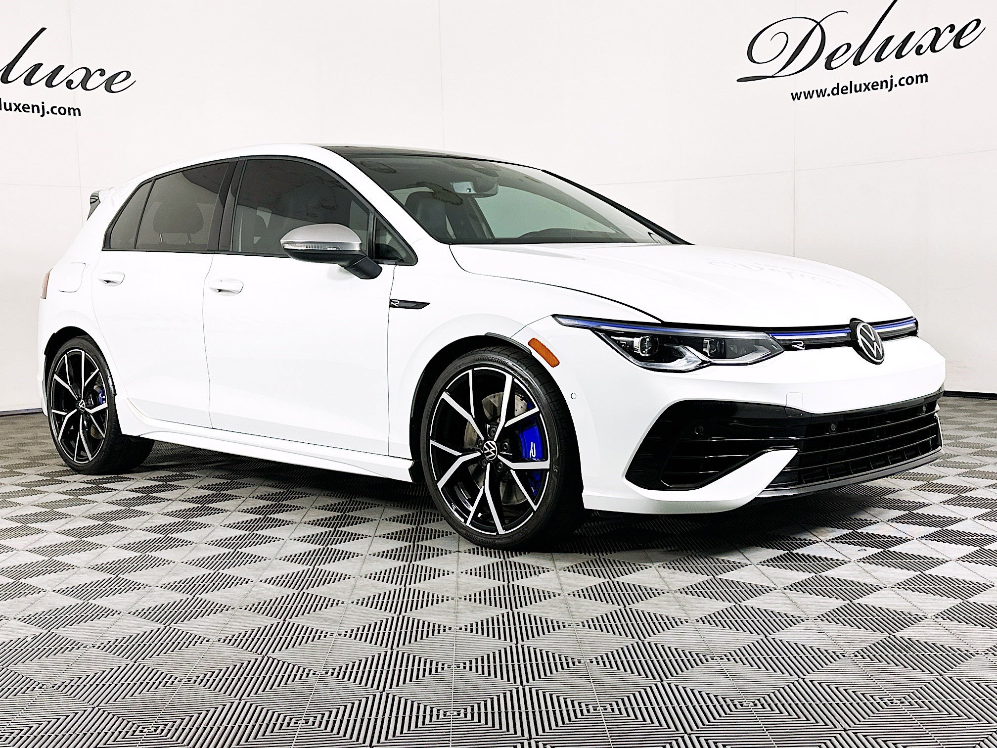 2023 Volkswagen Golf R R's photo