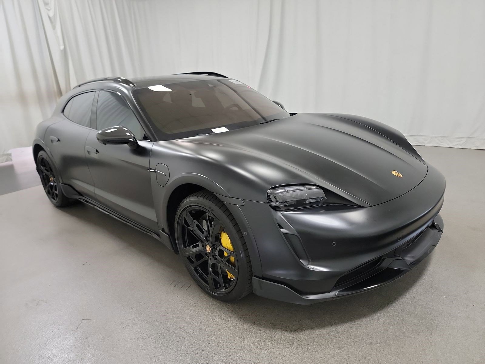 2023 Porsche Taycan Cross Turismo Turbo S's photo