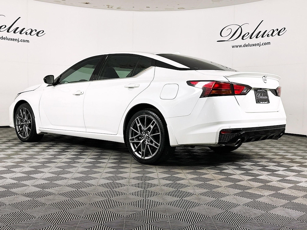 Used 2024 Nissan Altima 2.5 SR Premium AWD Sedan,