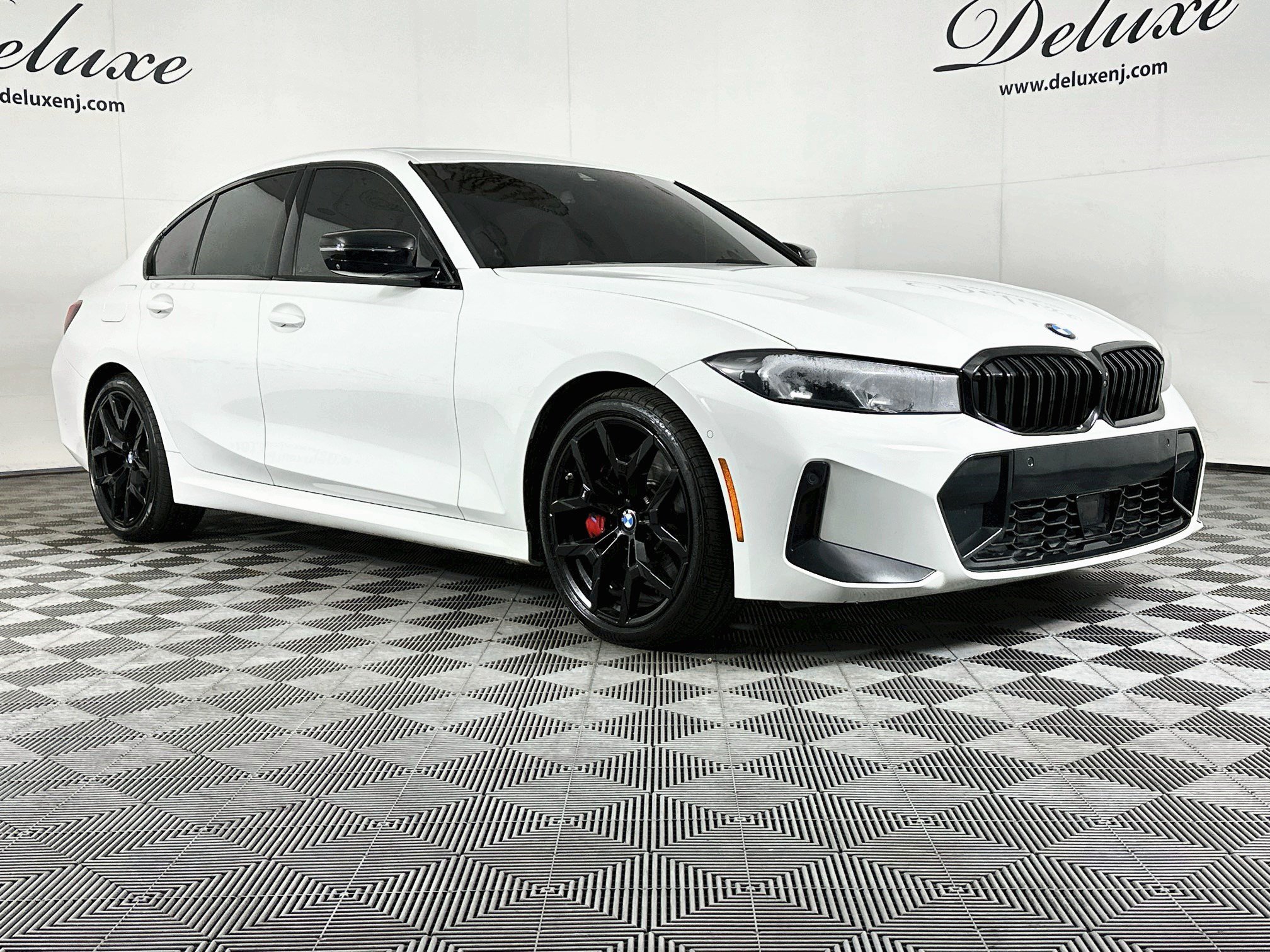 2025 BMW 3 Series 36
