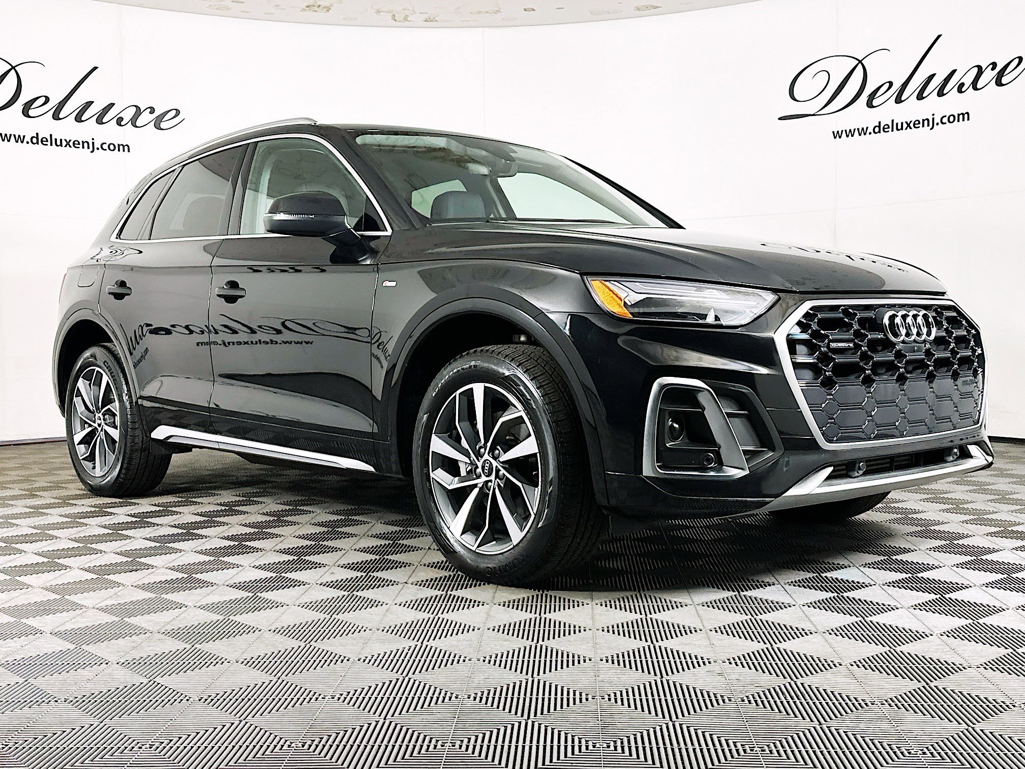 2024 Audi Q5 45 Premium Plus's photo