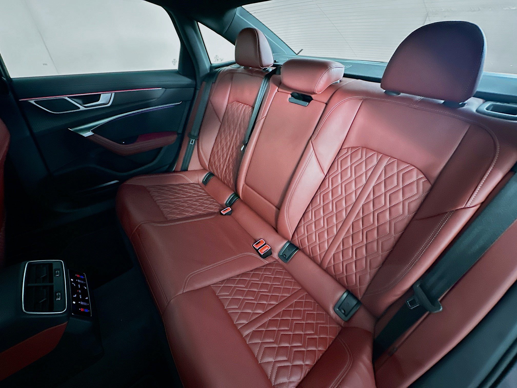 2025 Audi S6 23