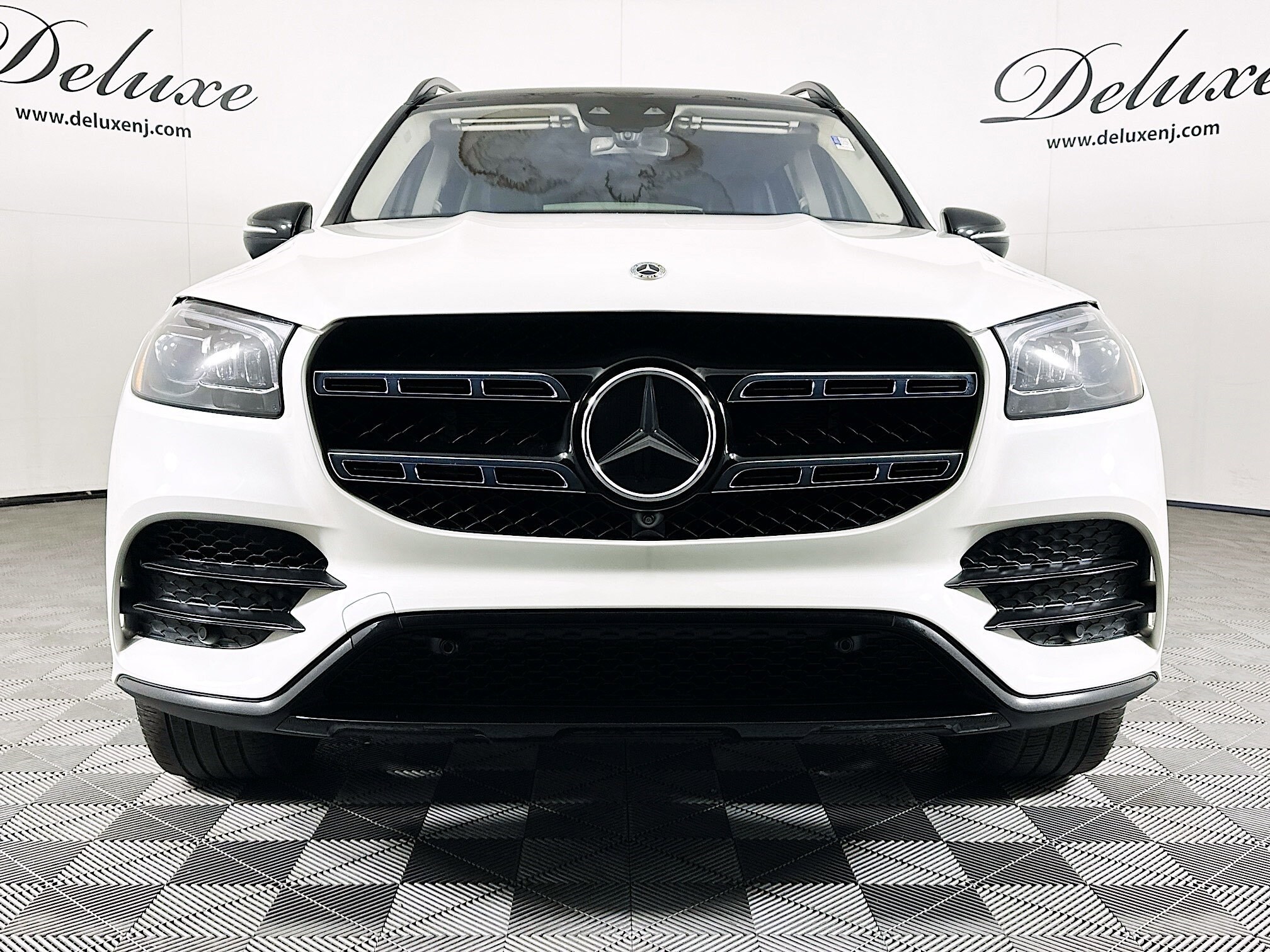 2023 Mercedes Benz GLS 450 AMG 4MATIC photo 2