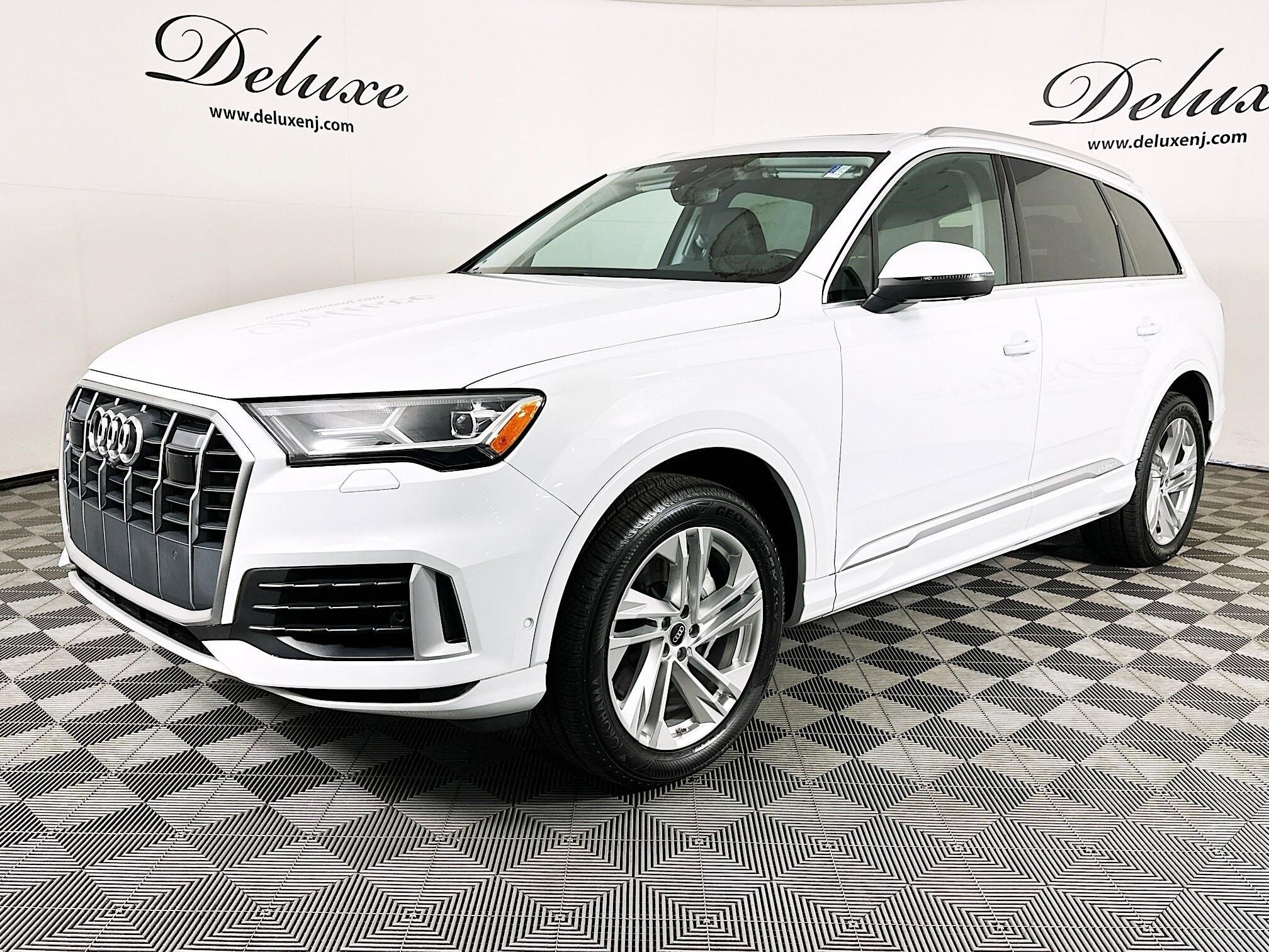 2023 Audi Q7 55 Premium Plus photo 3