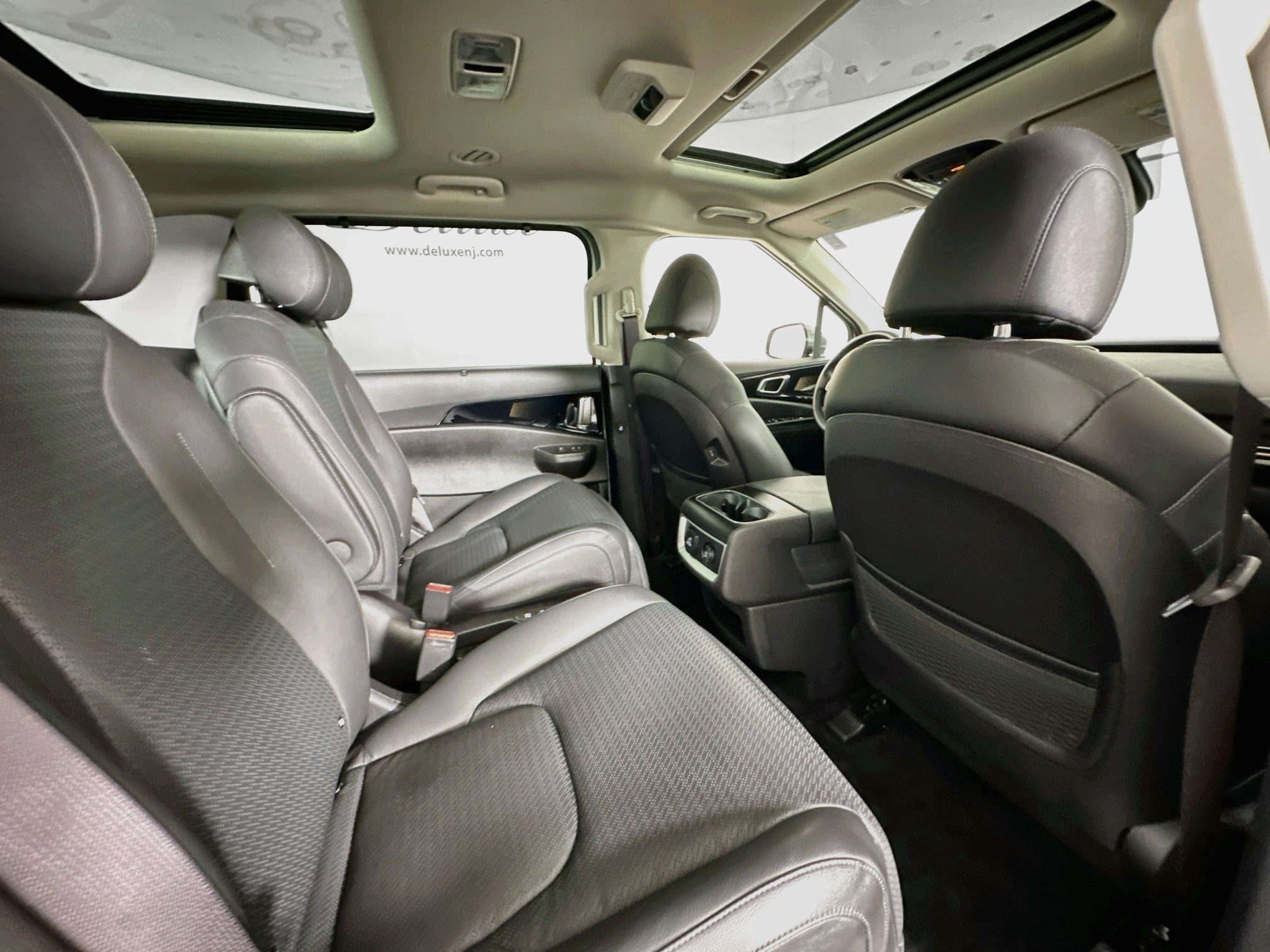 2025 Kia Carnival 30