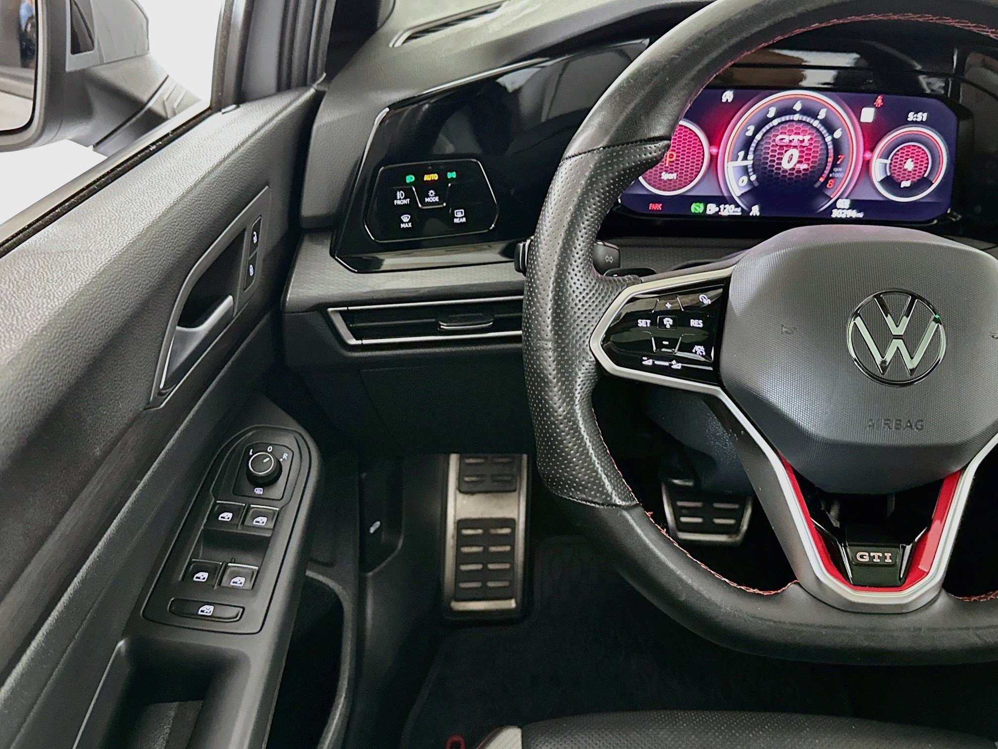 2023 Volkswagen Golf GTI 9