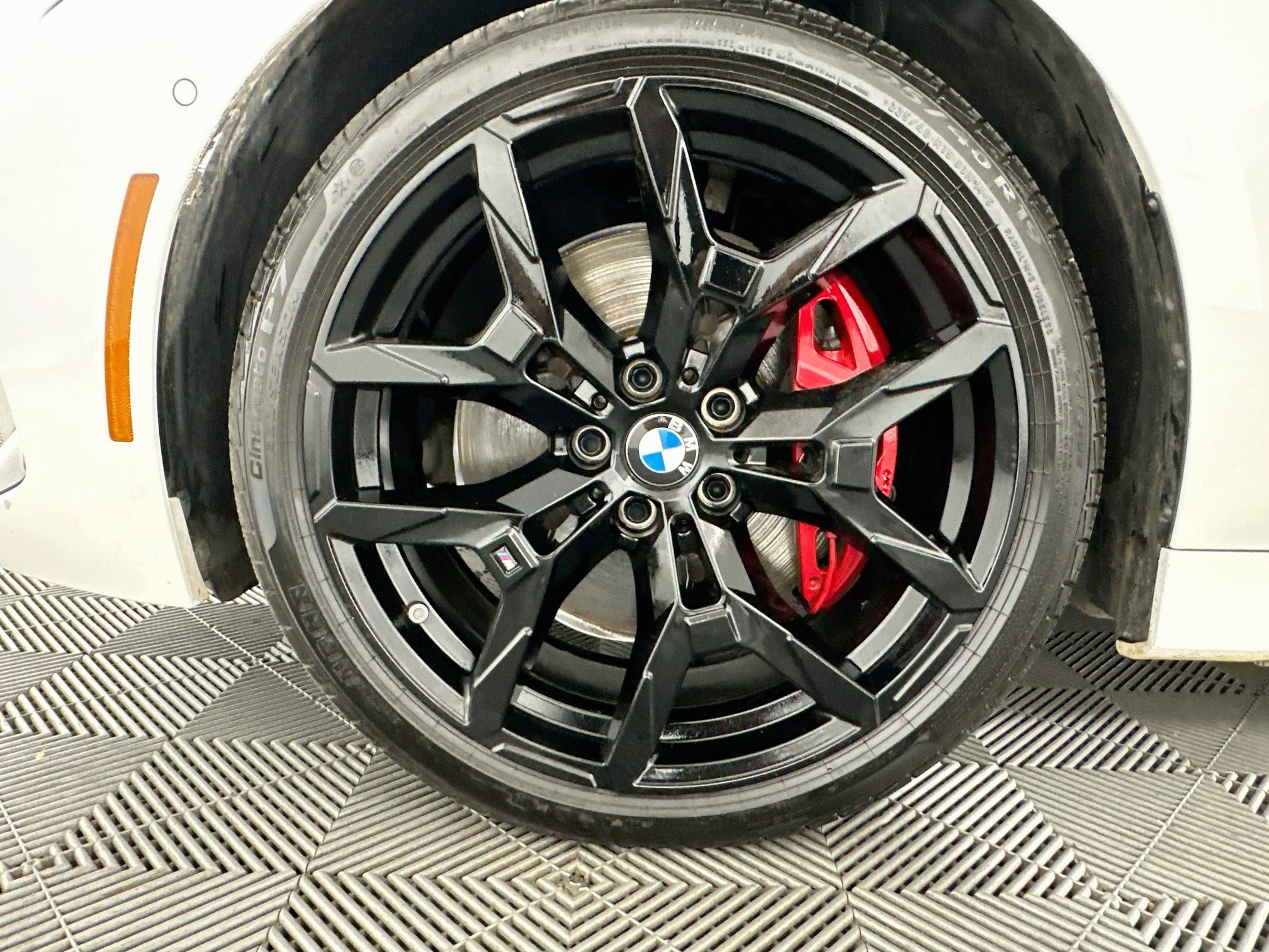 2025 BMW 3 Series 34