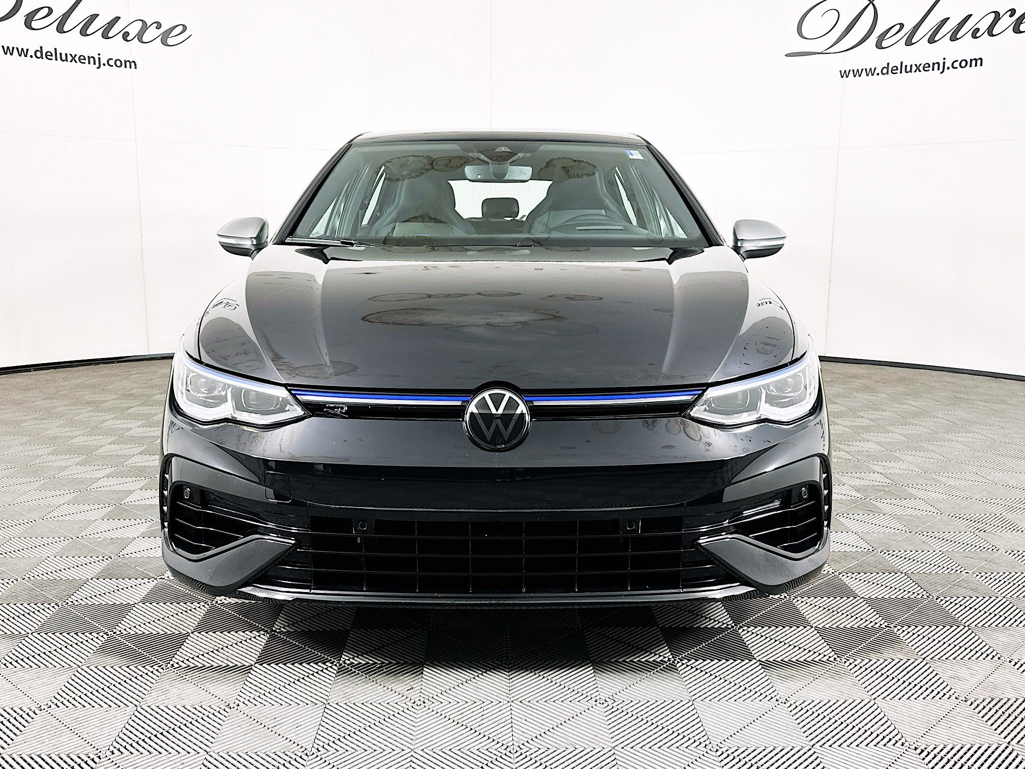 2024 Volkswagen Golf R photo 2