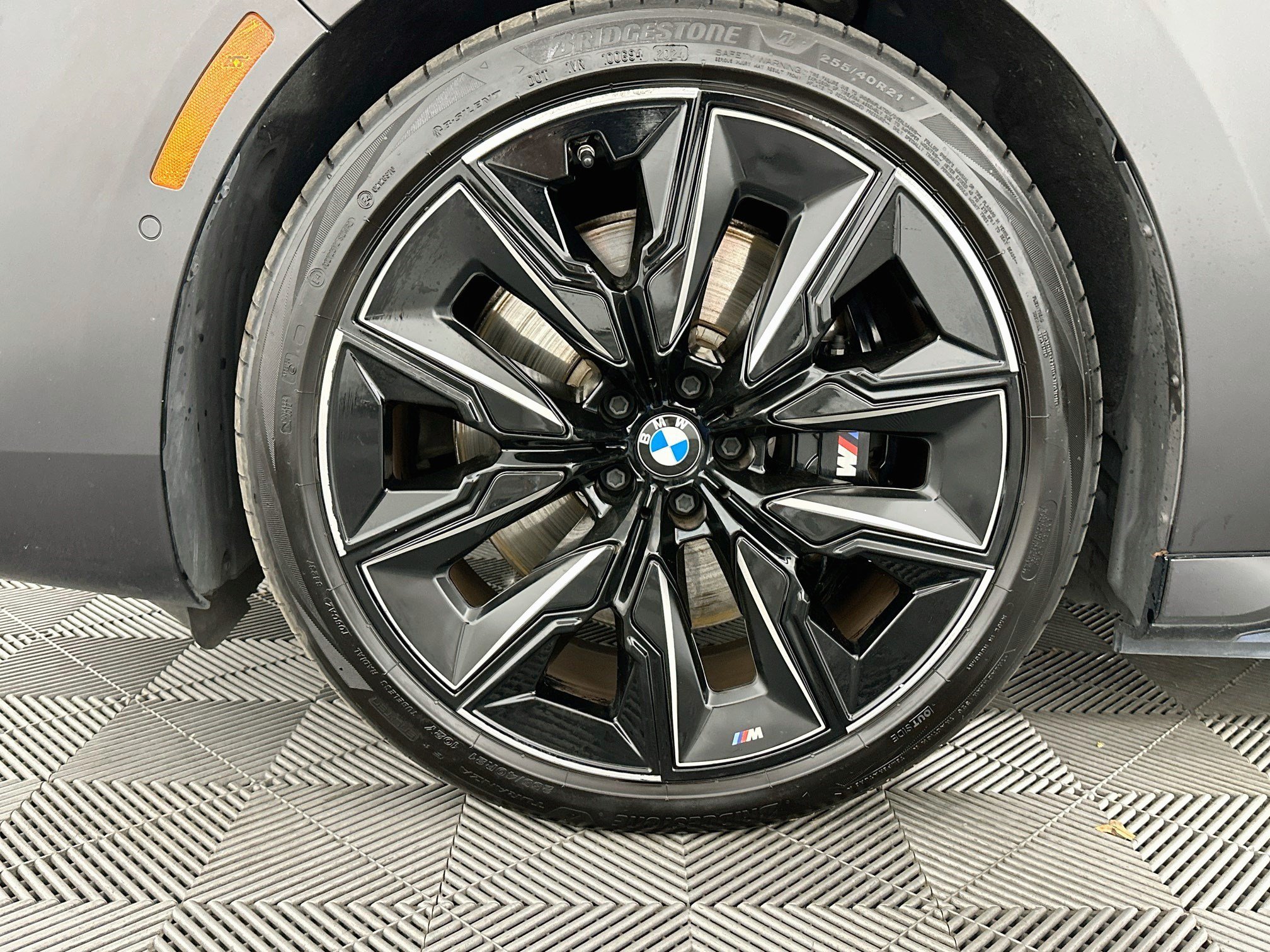 2023 BMW i7 35