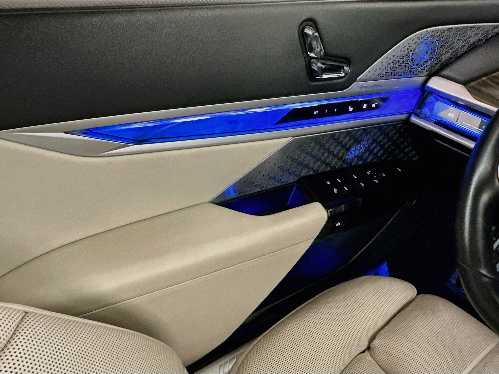 2023 BMW i7 14