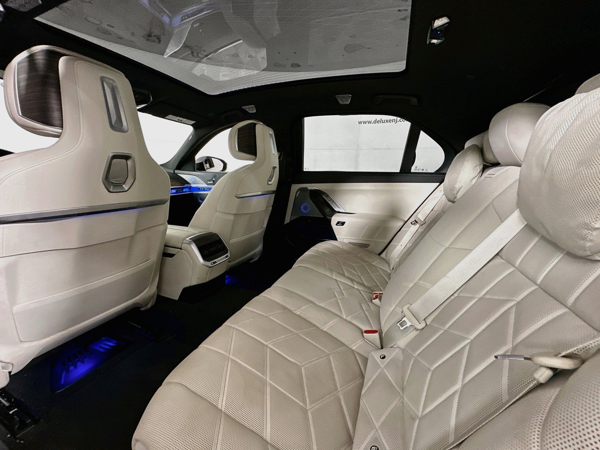2023 BMW i7 23