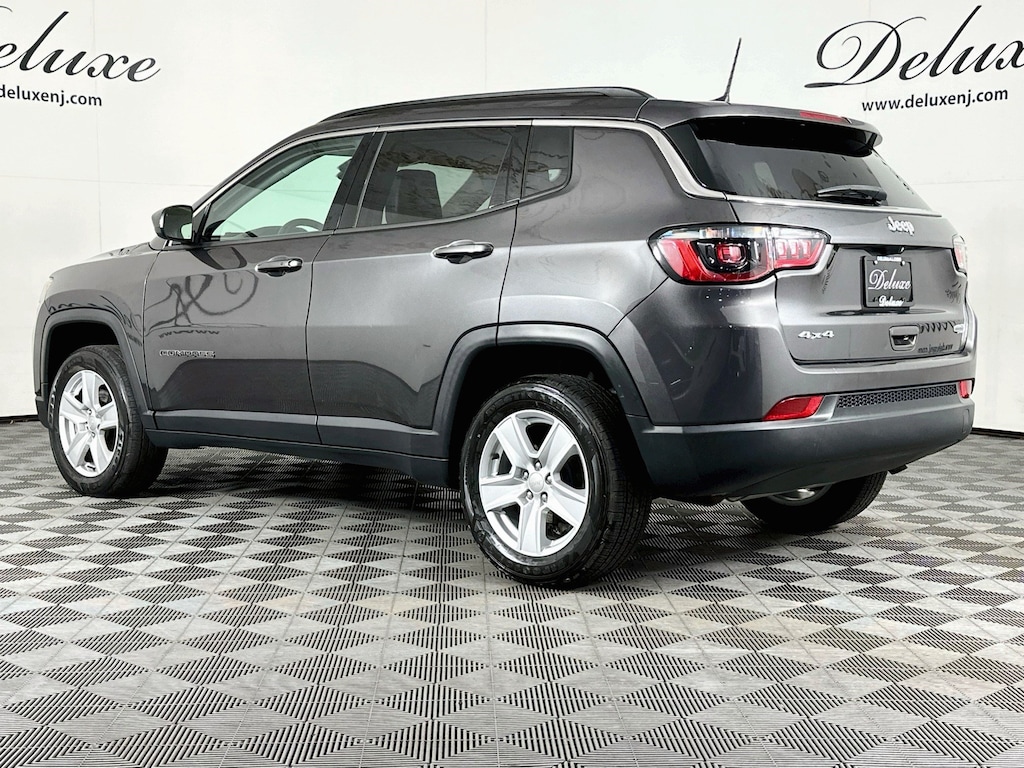 Used 2022 Jeep Compass Latitude 4WD SUV,