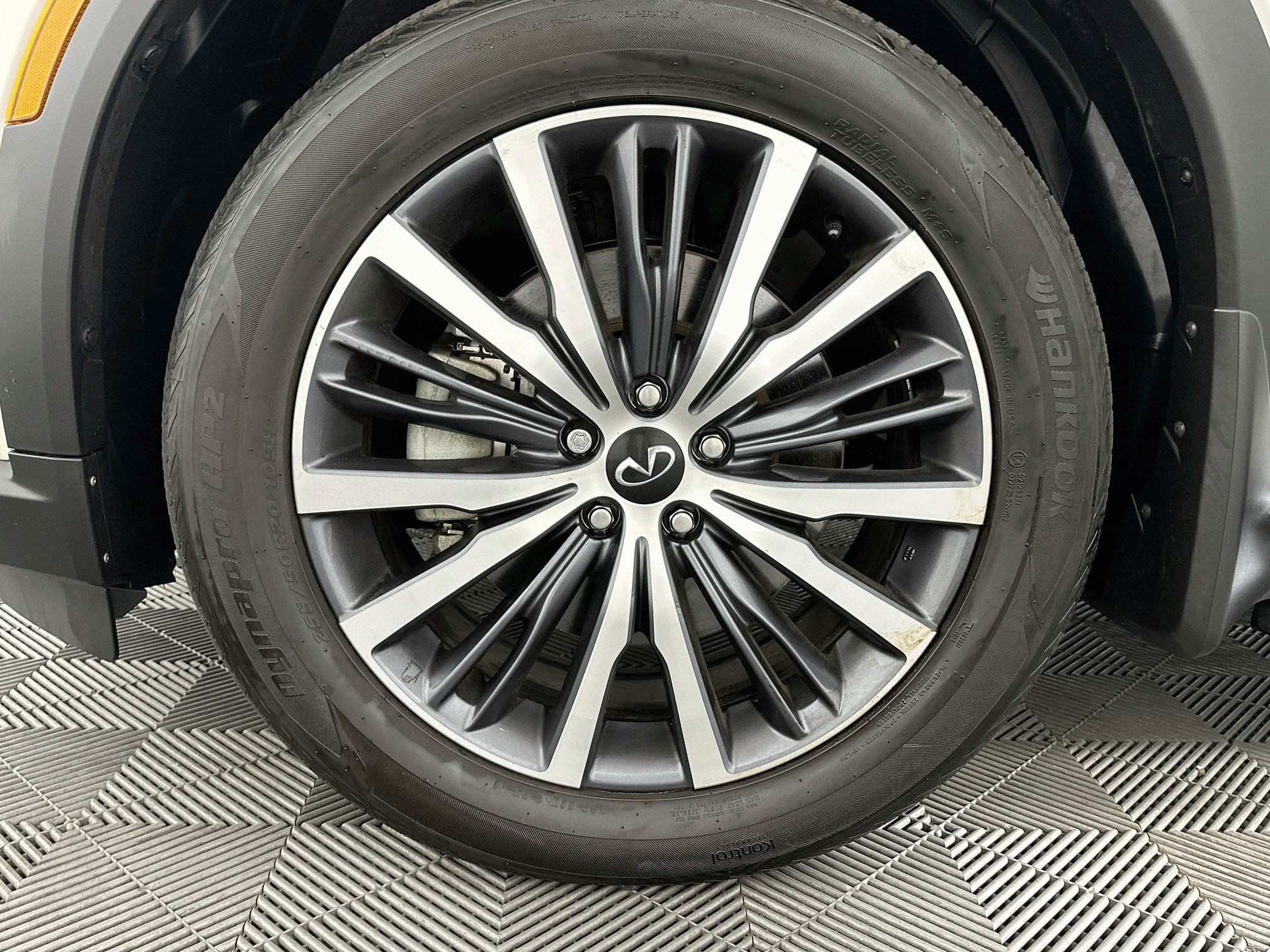 2025 INFINITI QX60 37