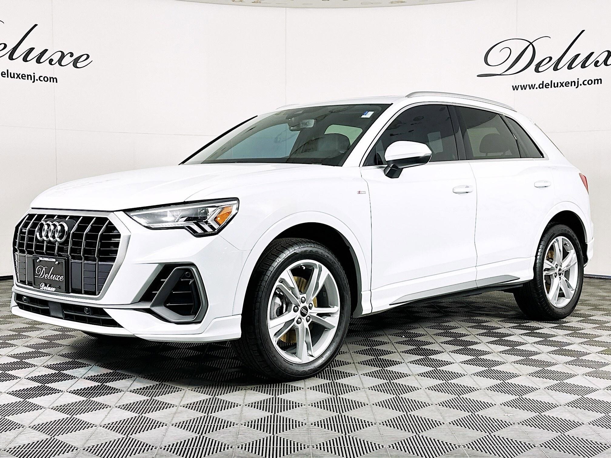 2024 Audi Q3 45 TFSI S line Premium photo 3