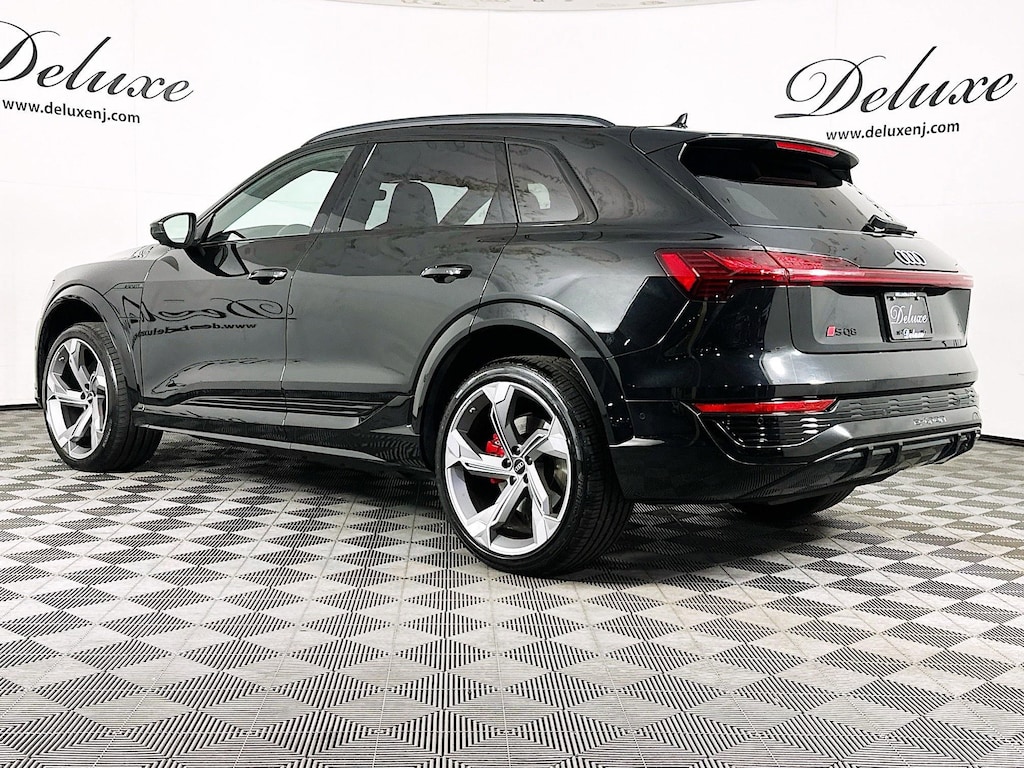 Used 2024 Audi SQ8 e-tron Prestige Quattro SUV,