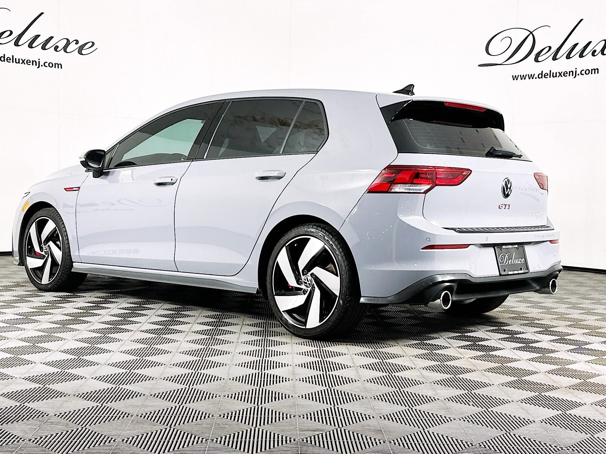 2022 Volkswagen Golf GTI SE photo 4