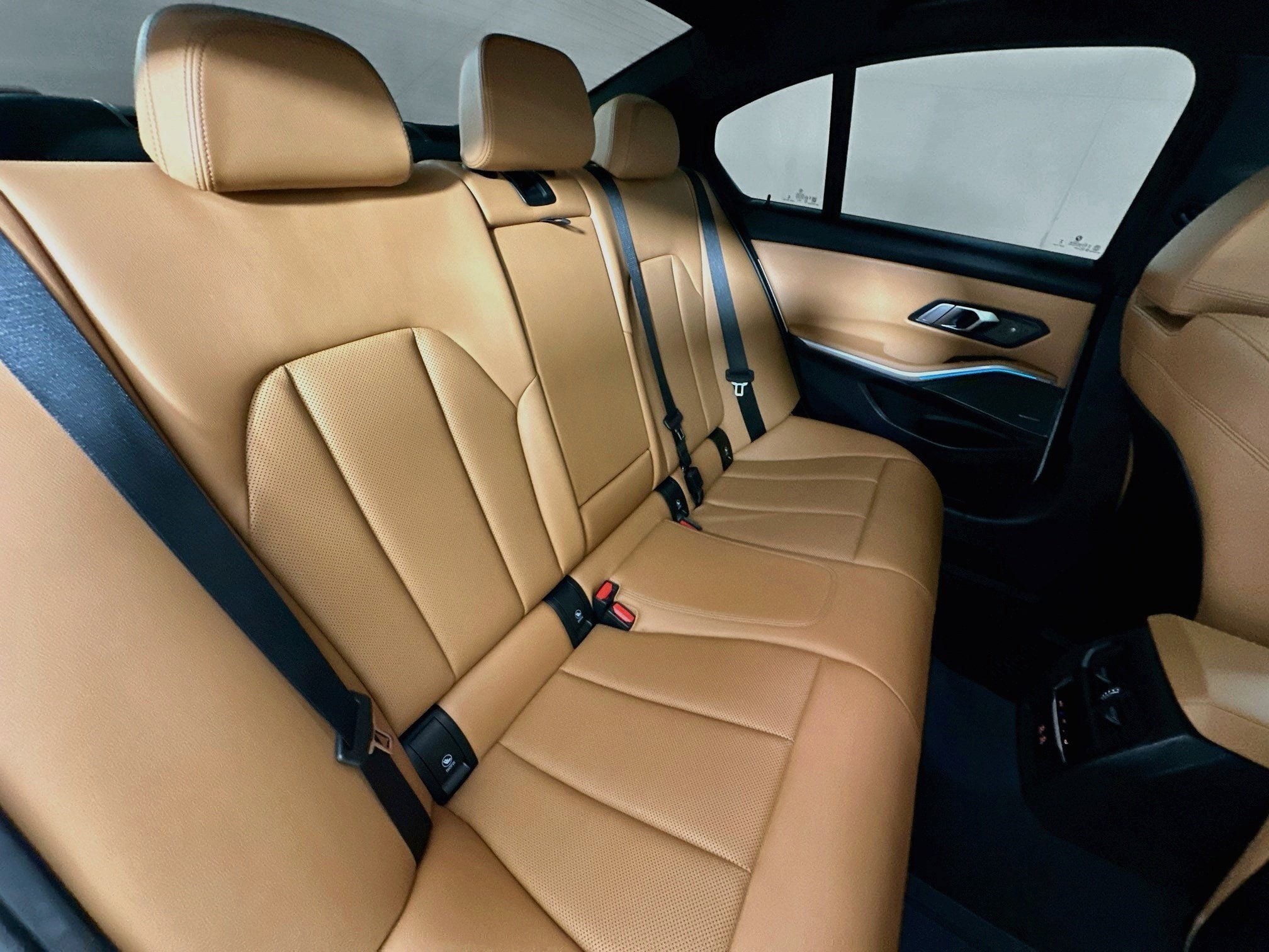 2025 BMW 3 Series 27