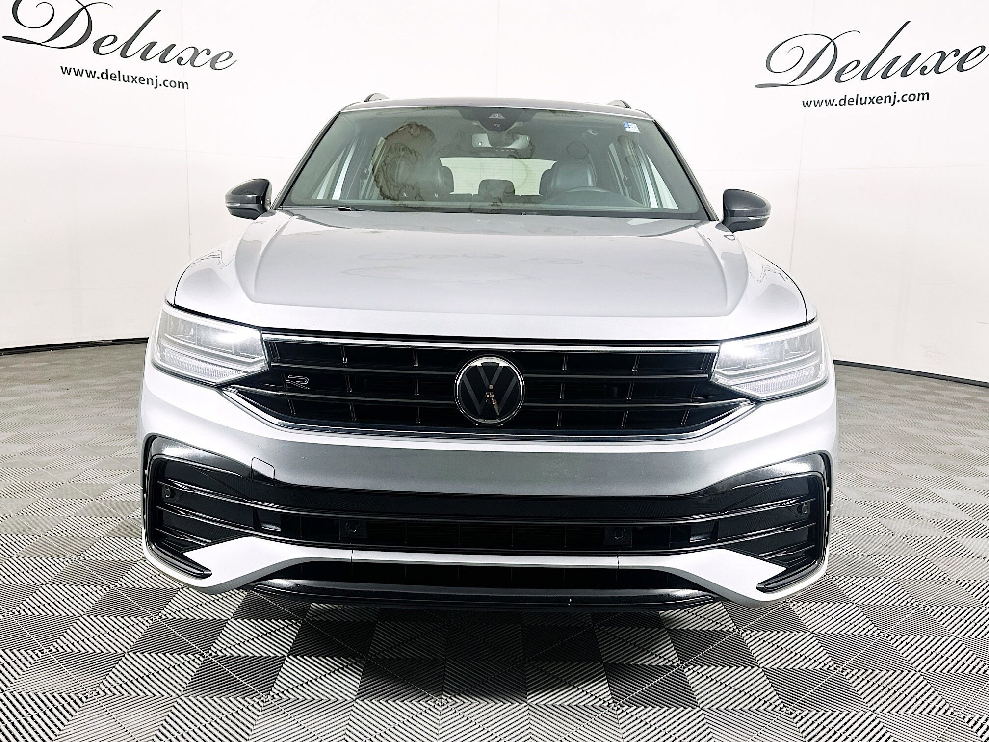 2022 Volkswagen Tiguan SE R-Line Black photo 2