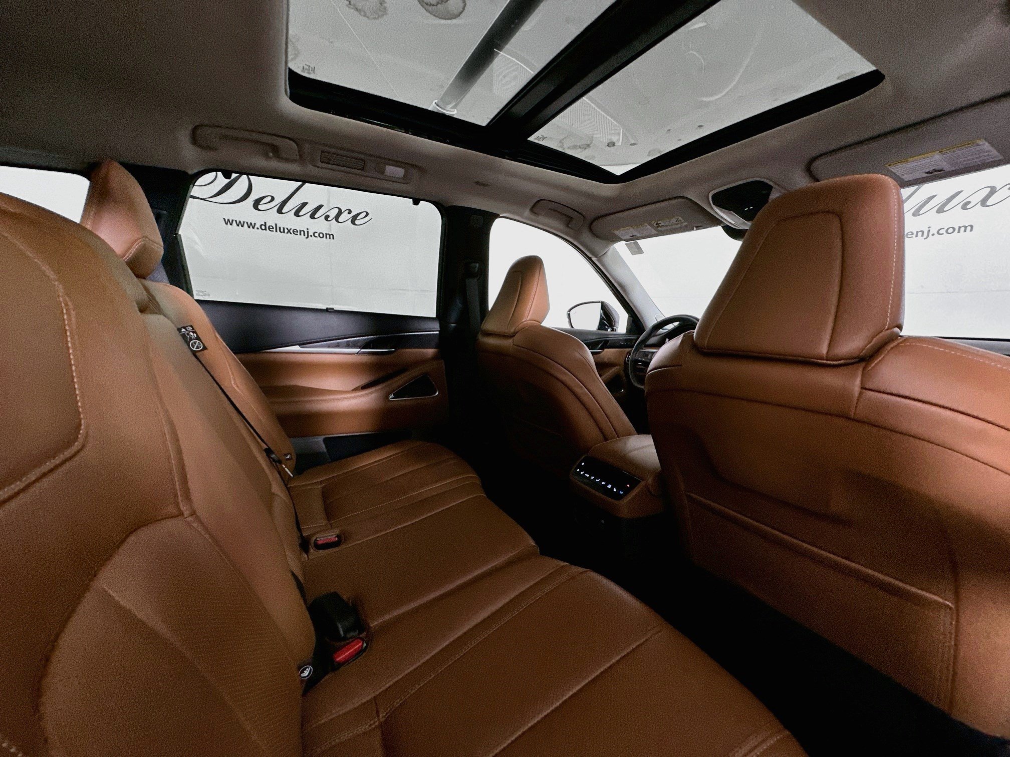 2025 INFINITI QX60 30