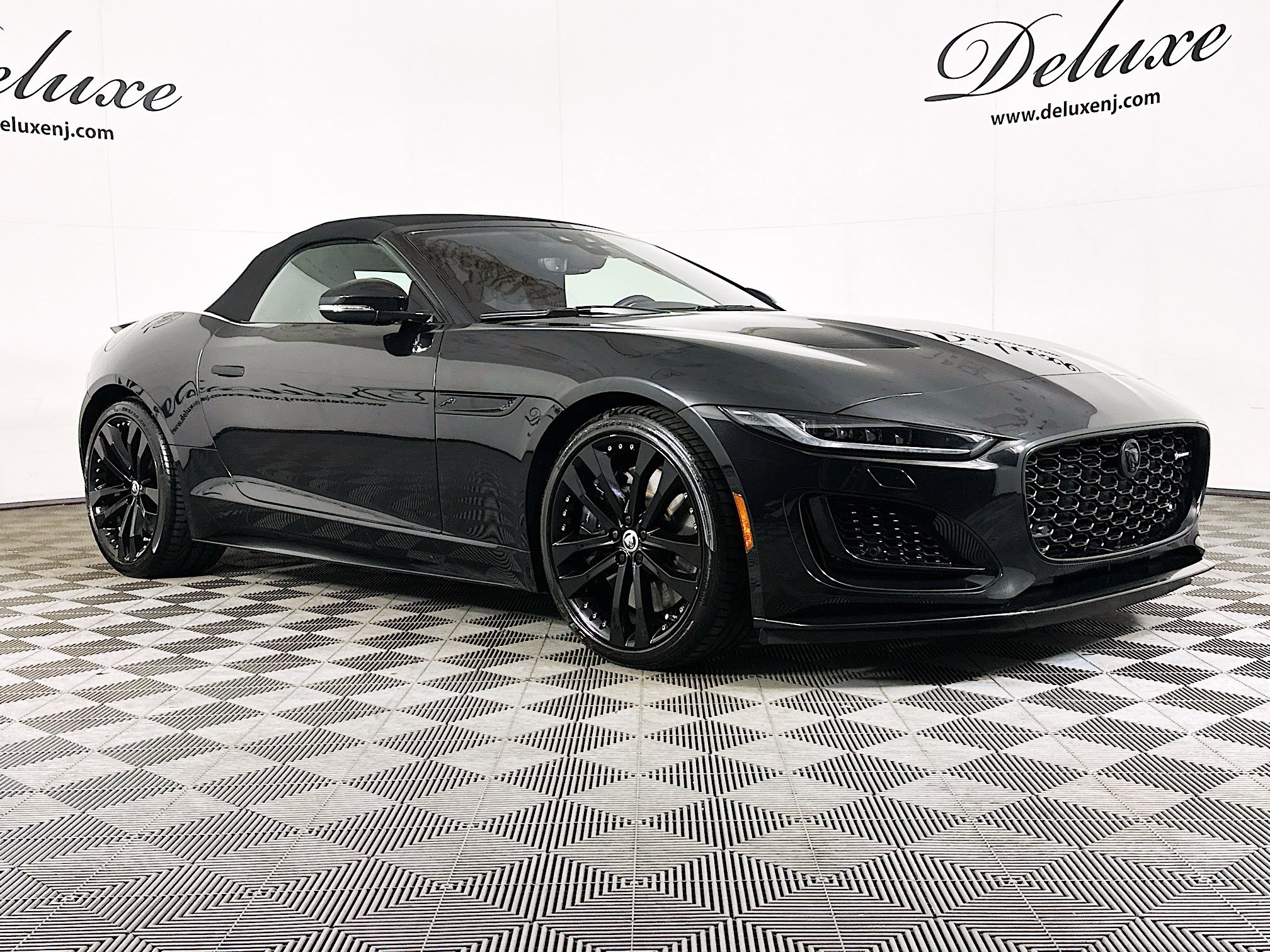 2024 Jaguar F-TYPE P450 R-Dynamic Convertible's photo