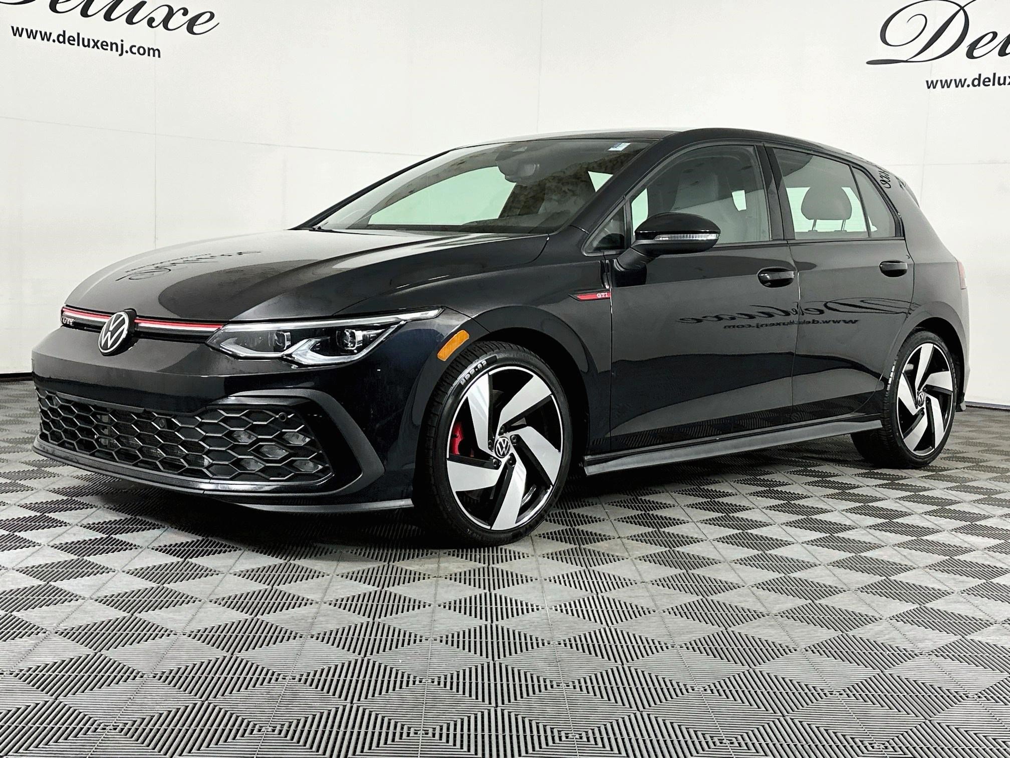 2023 Volkswagen Golf GTI 2