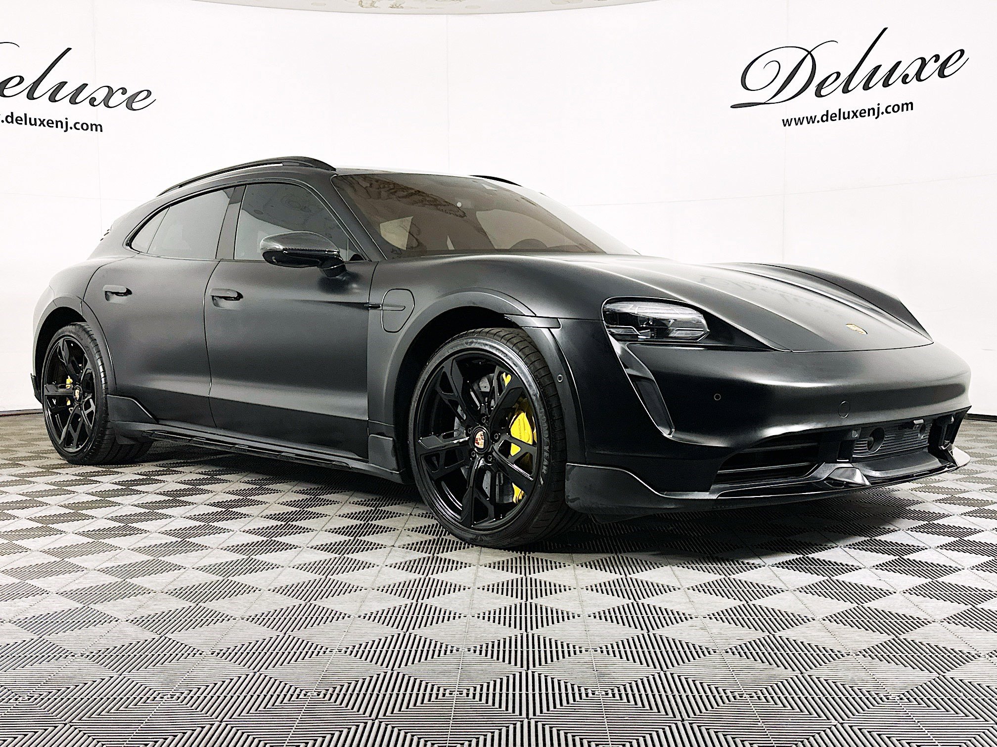 2023 Porsche Taycan Cross Turismo Turbo S's photo