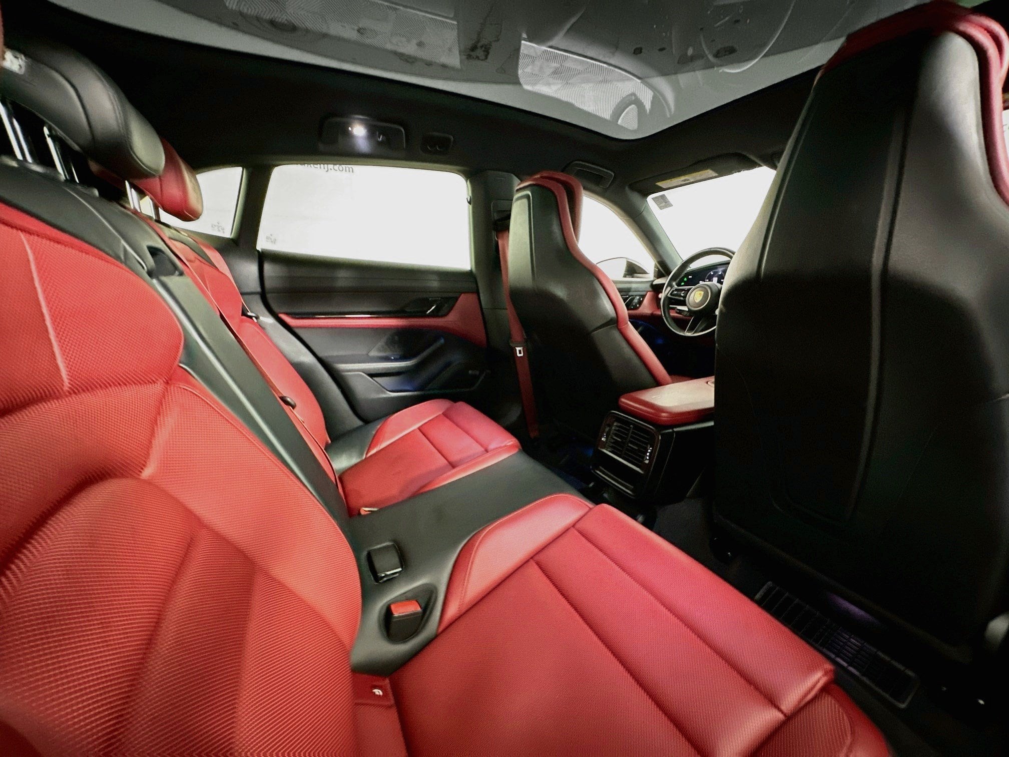2023 Porsche Taycan 27